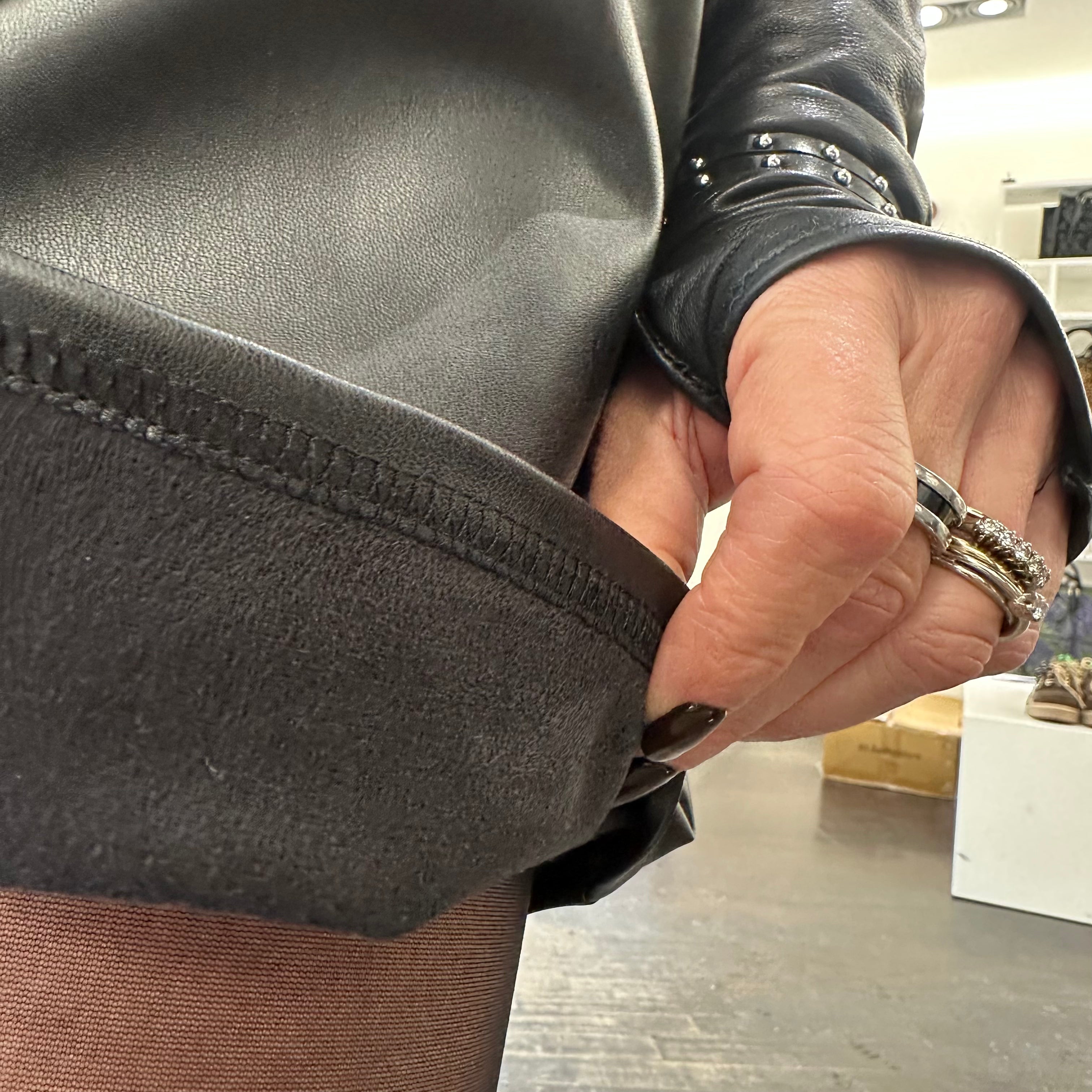 Kikisix Abito ecopelle nero