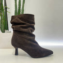 Stivaletto in pellame scamosciato moro