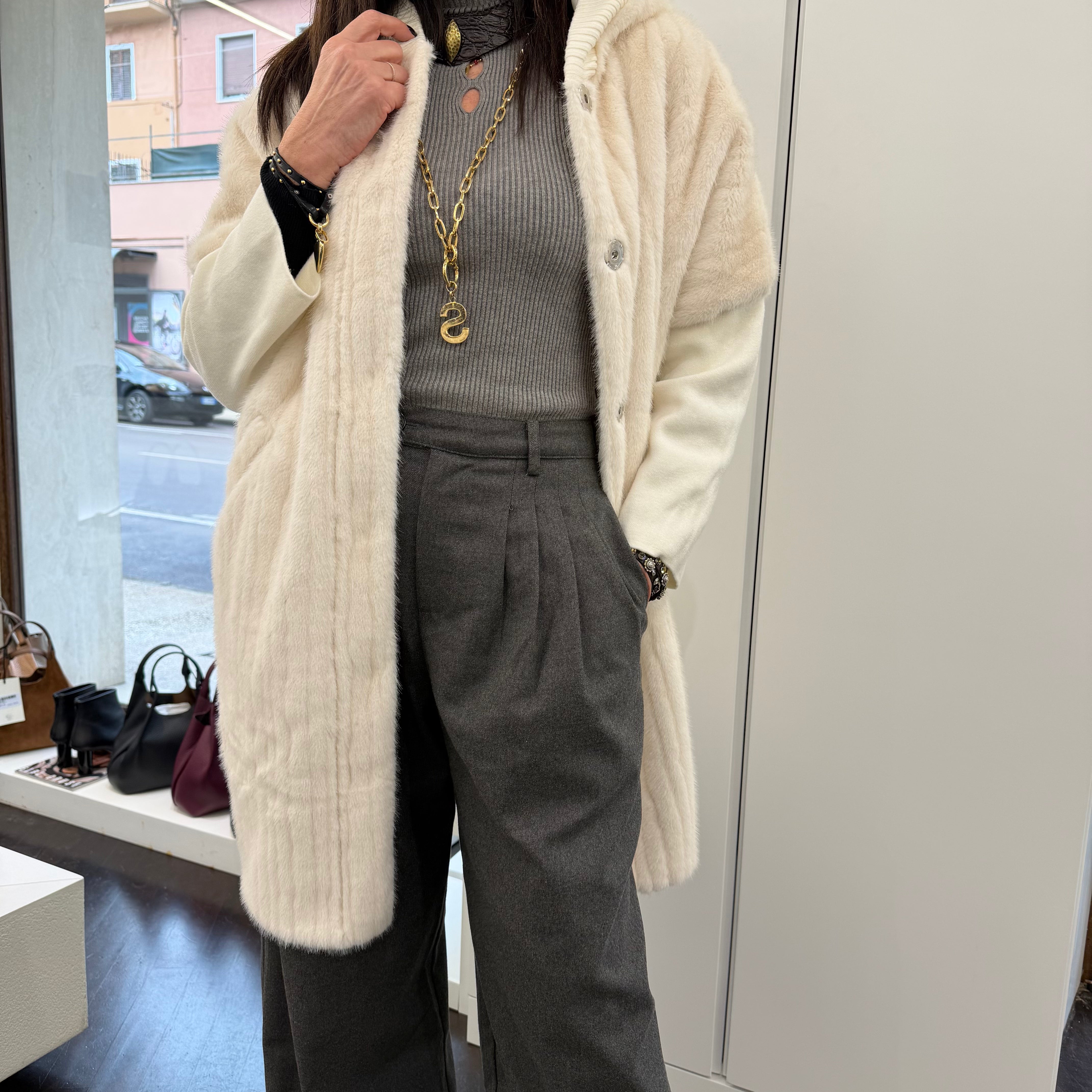 ecopelliccia bianca modello SAN PIETROBURGO