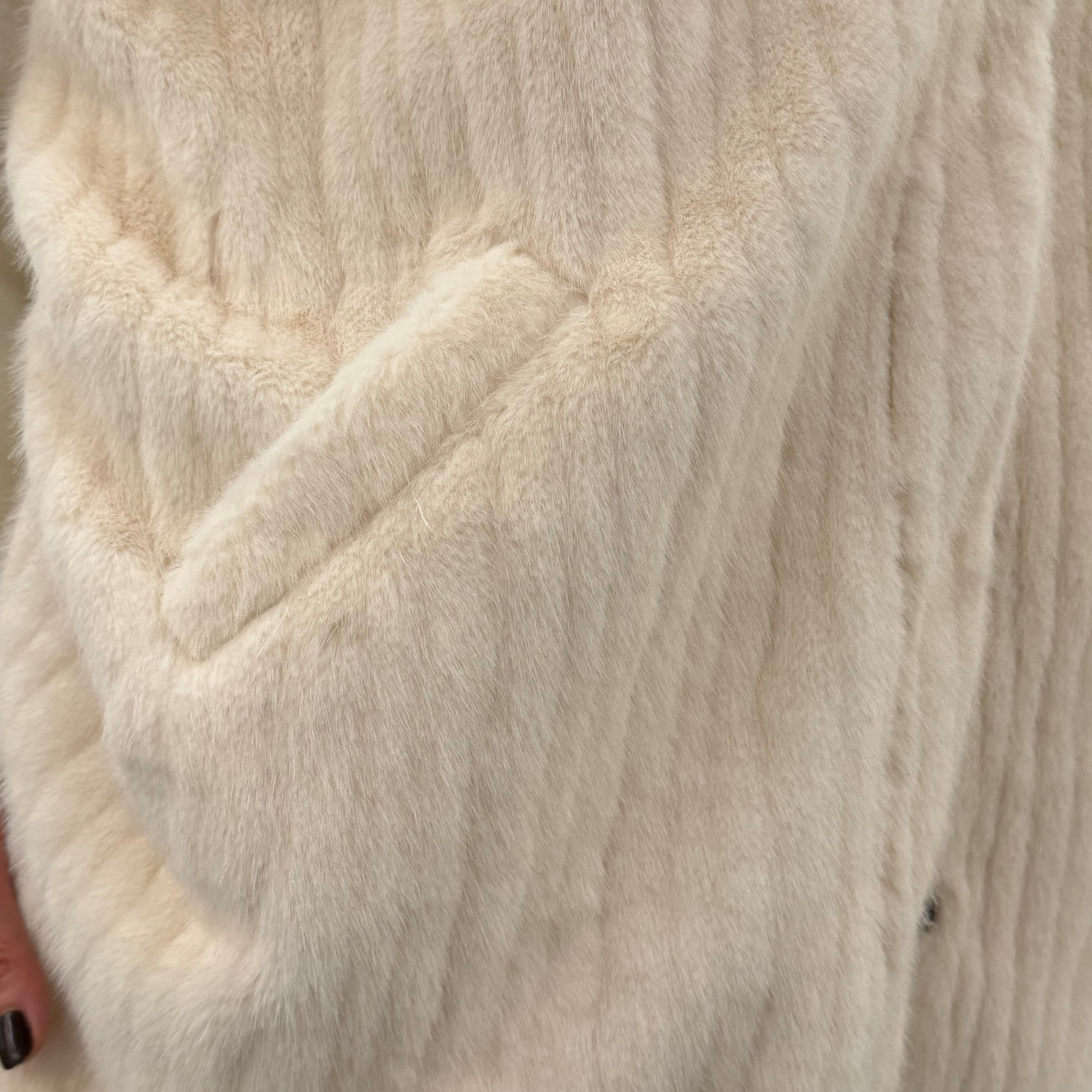 ecopelliccia bianca modello SAN PIETROBURGO