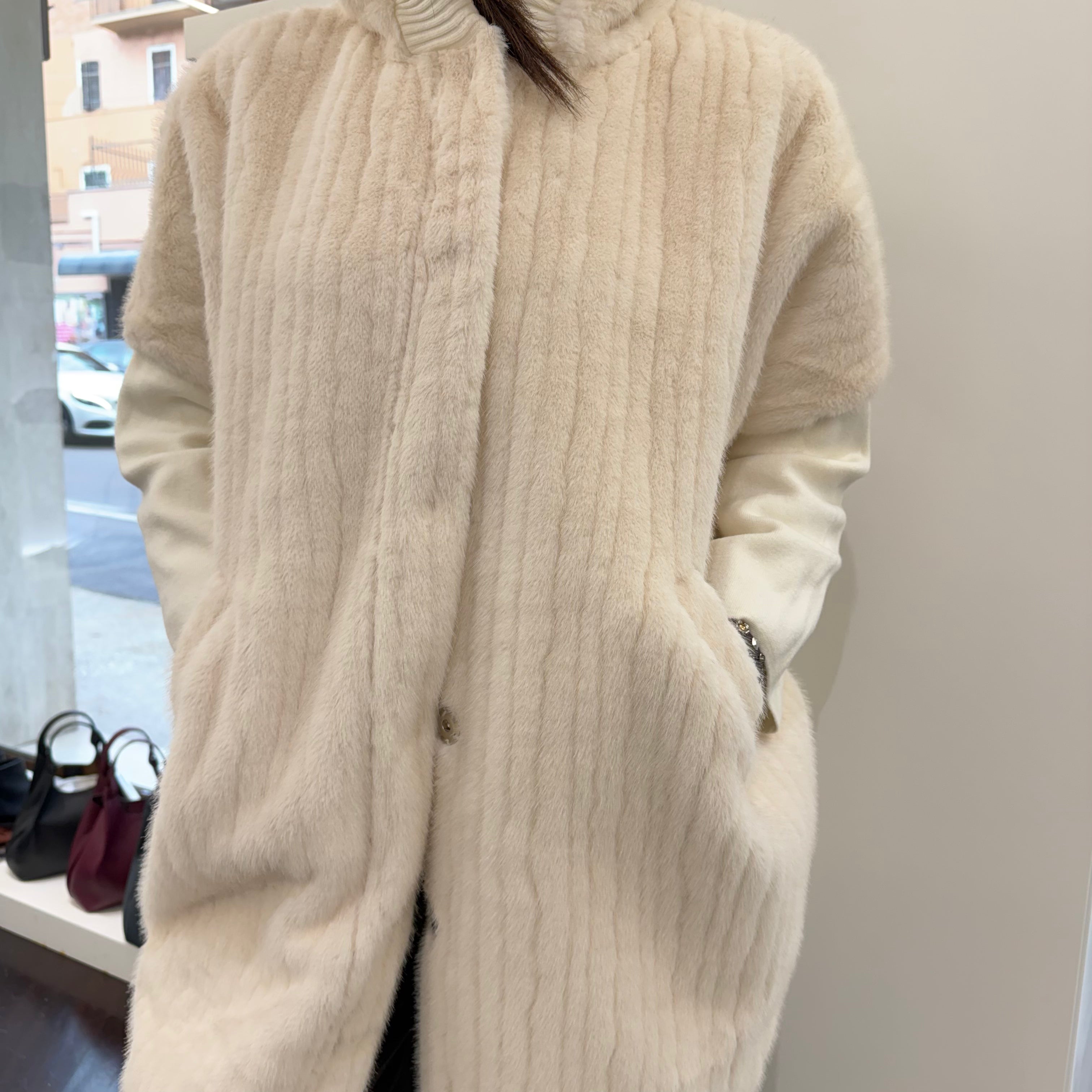 ecopelliccia bianca modello SAN PIETROBURGO