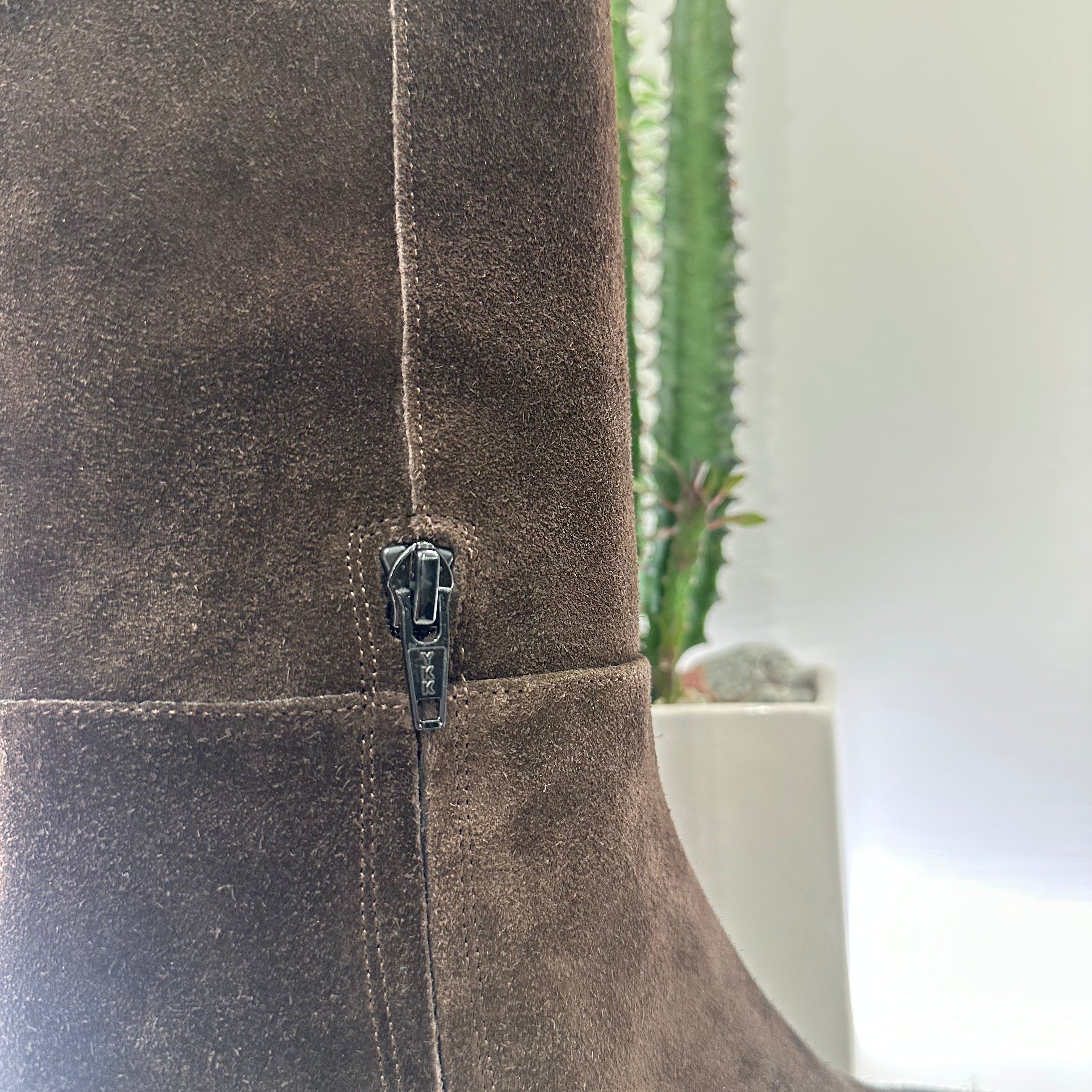 Stivale in pelle suede marrone tacco 5 cm
