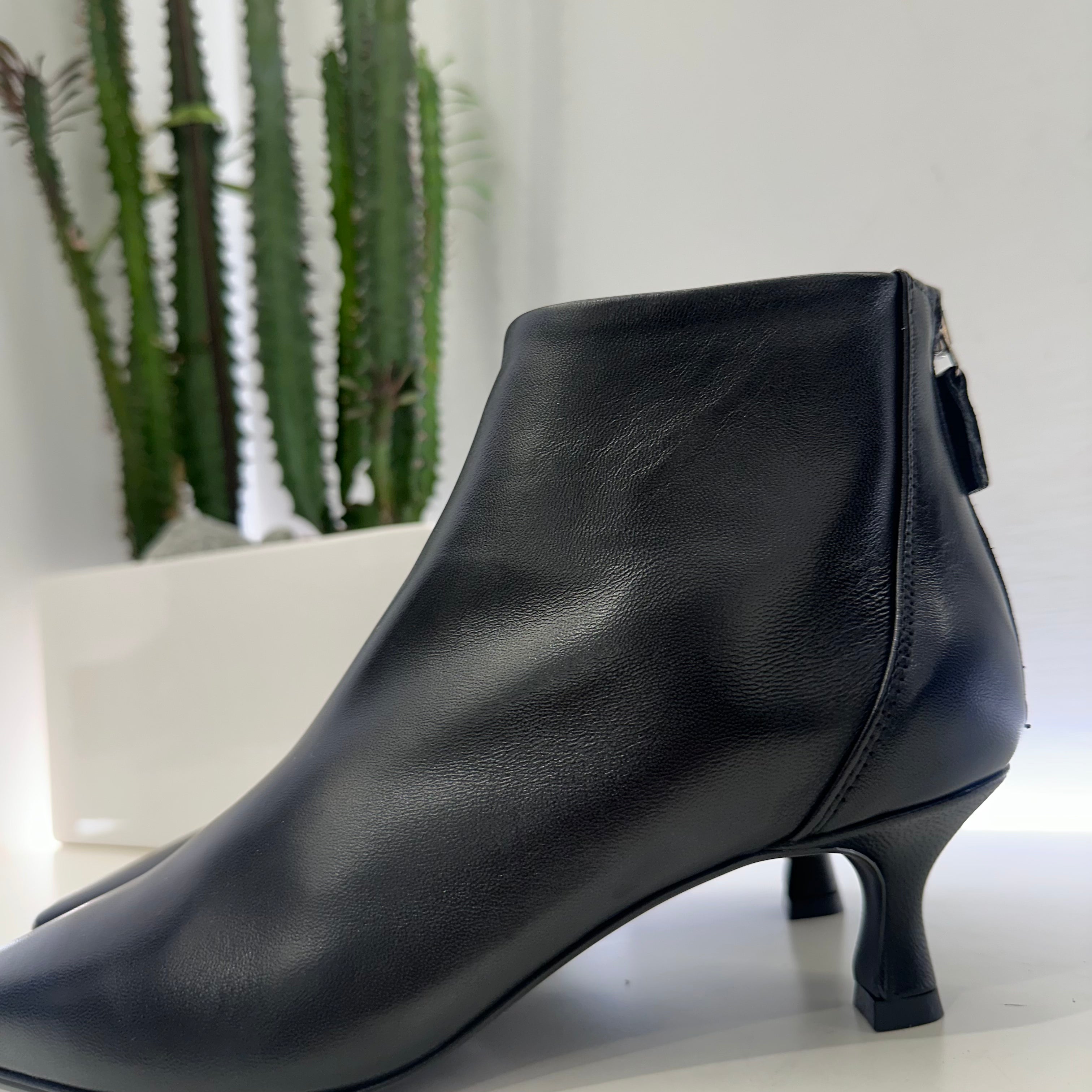 Stivaletto in pelle nero tacco 5 cm