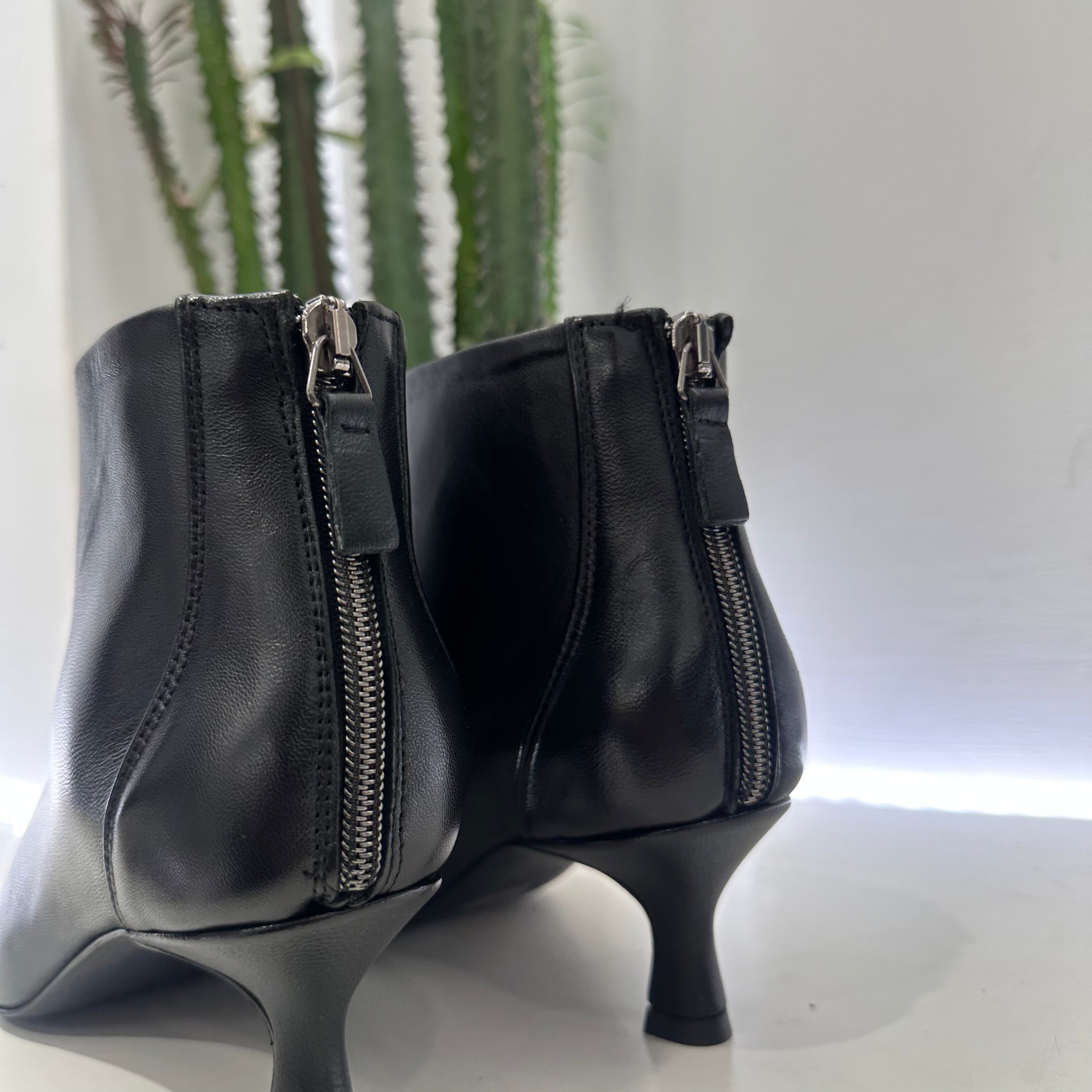 Stivaletto in pelle nero tacco 5 cm