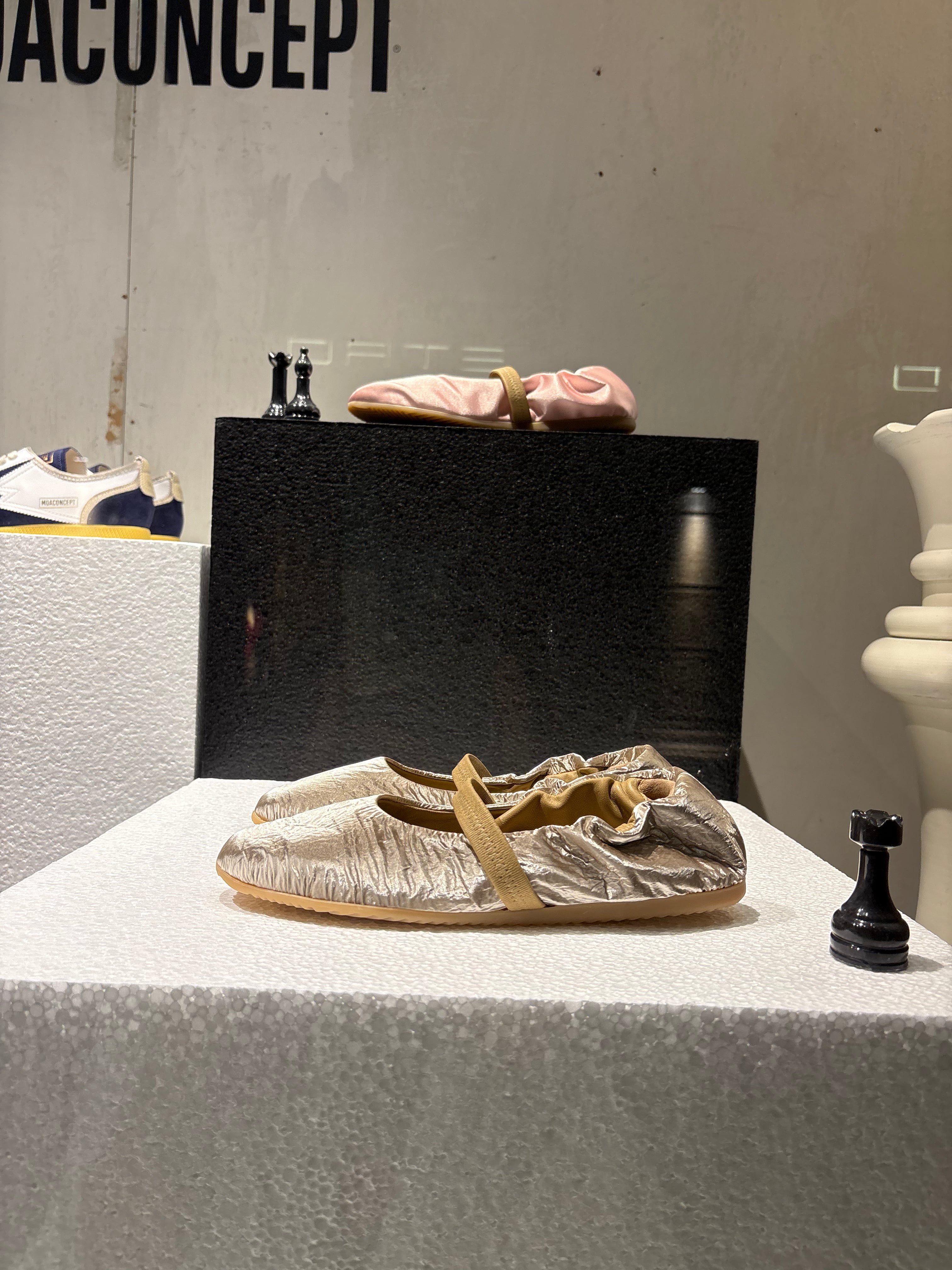 Moa ballerina limited edition TOUJOURS