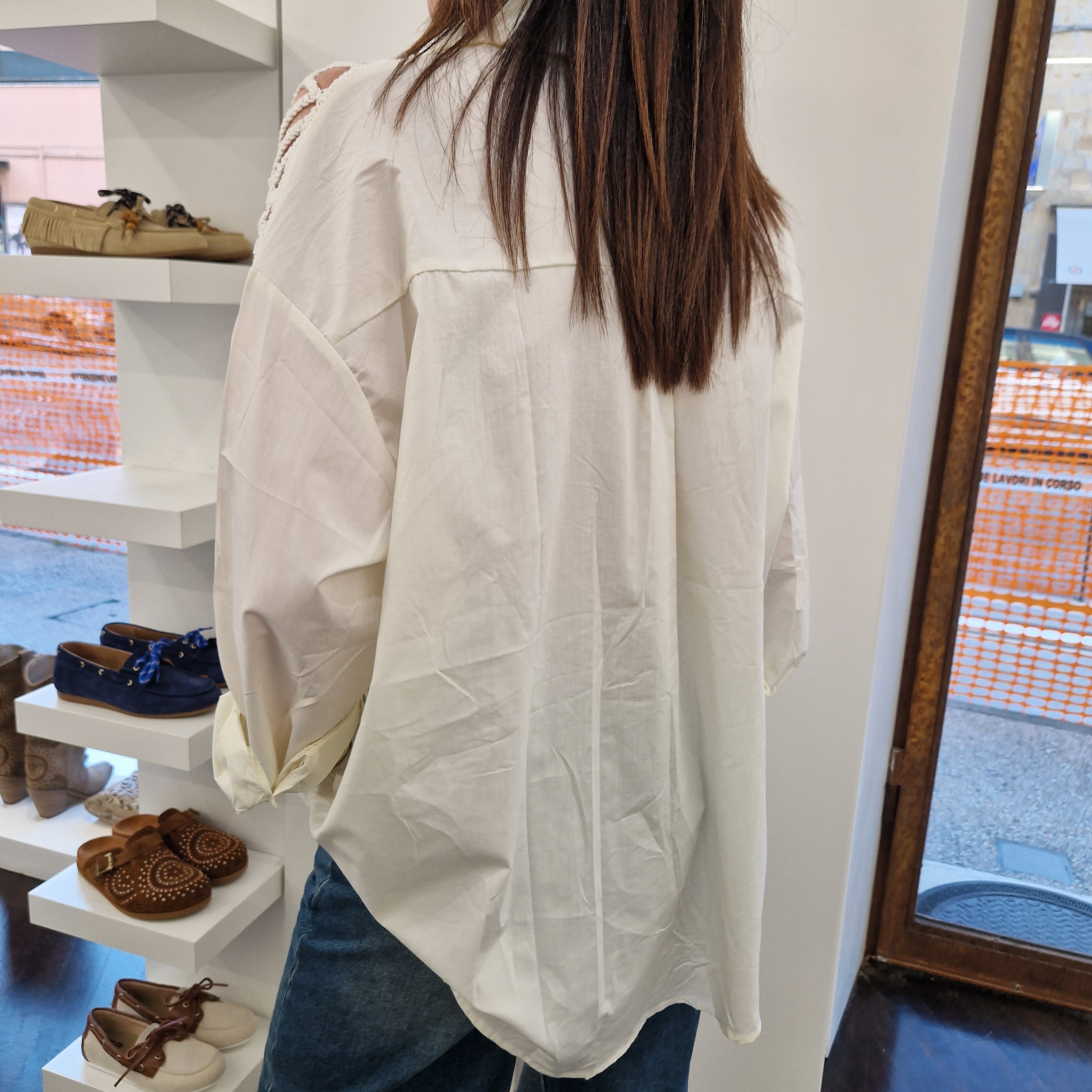 Camicia dettaglio pizzo