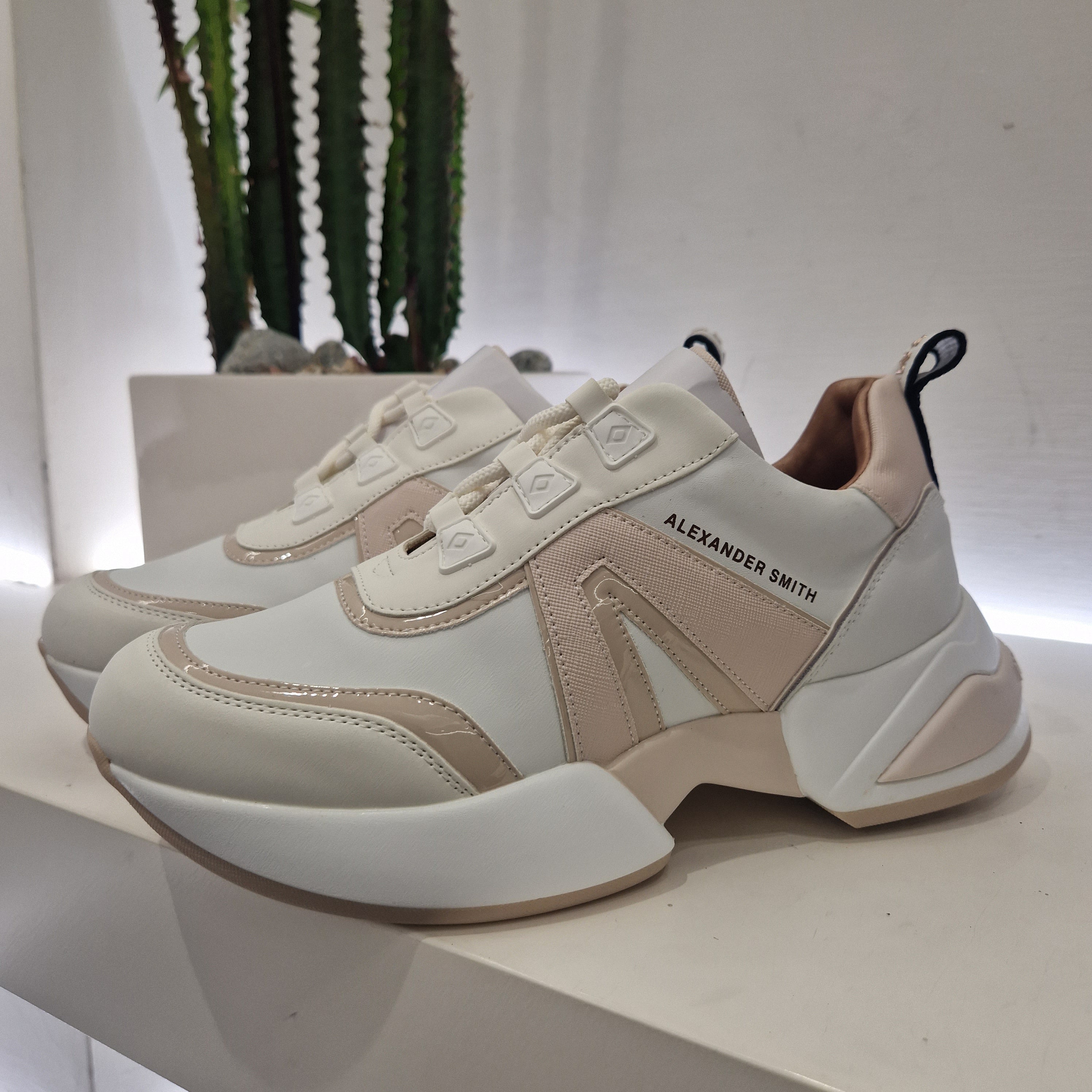 Alexander Smith modello MARBLE bianco/rosa