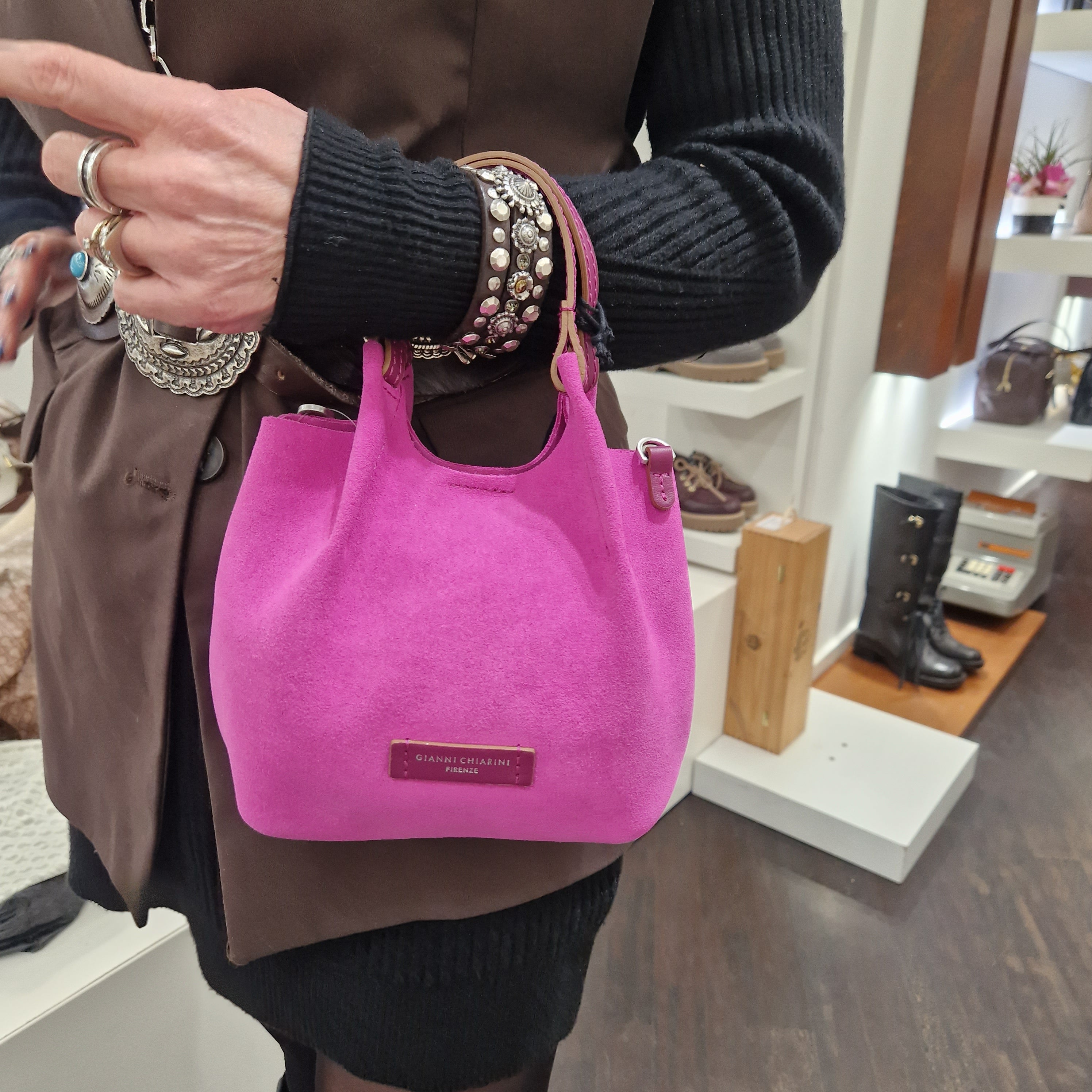 Gianni Chiarini linea DUA scamosciato dimensione piccola