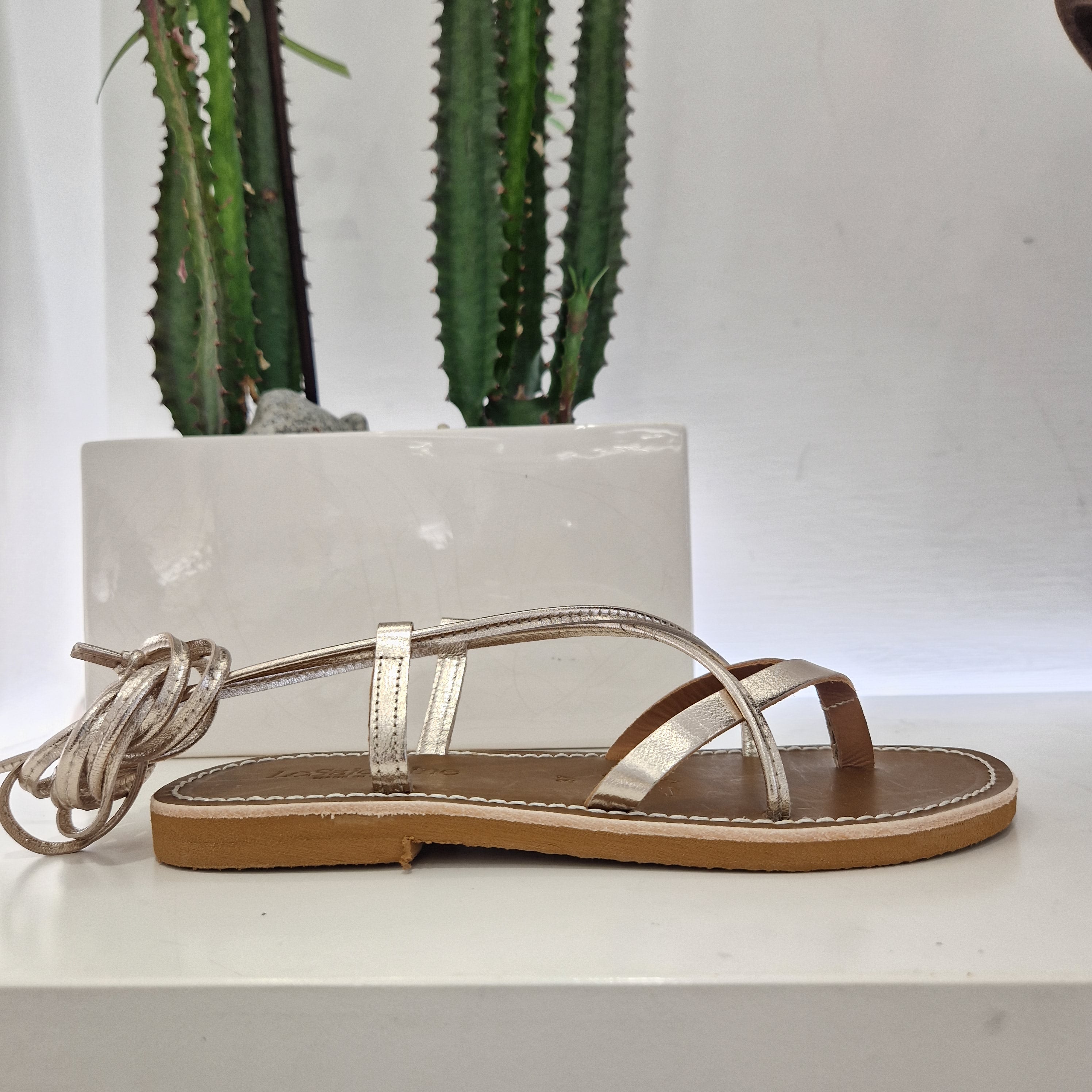 Le Salentine sandalo infradito color RAME