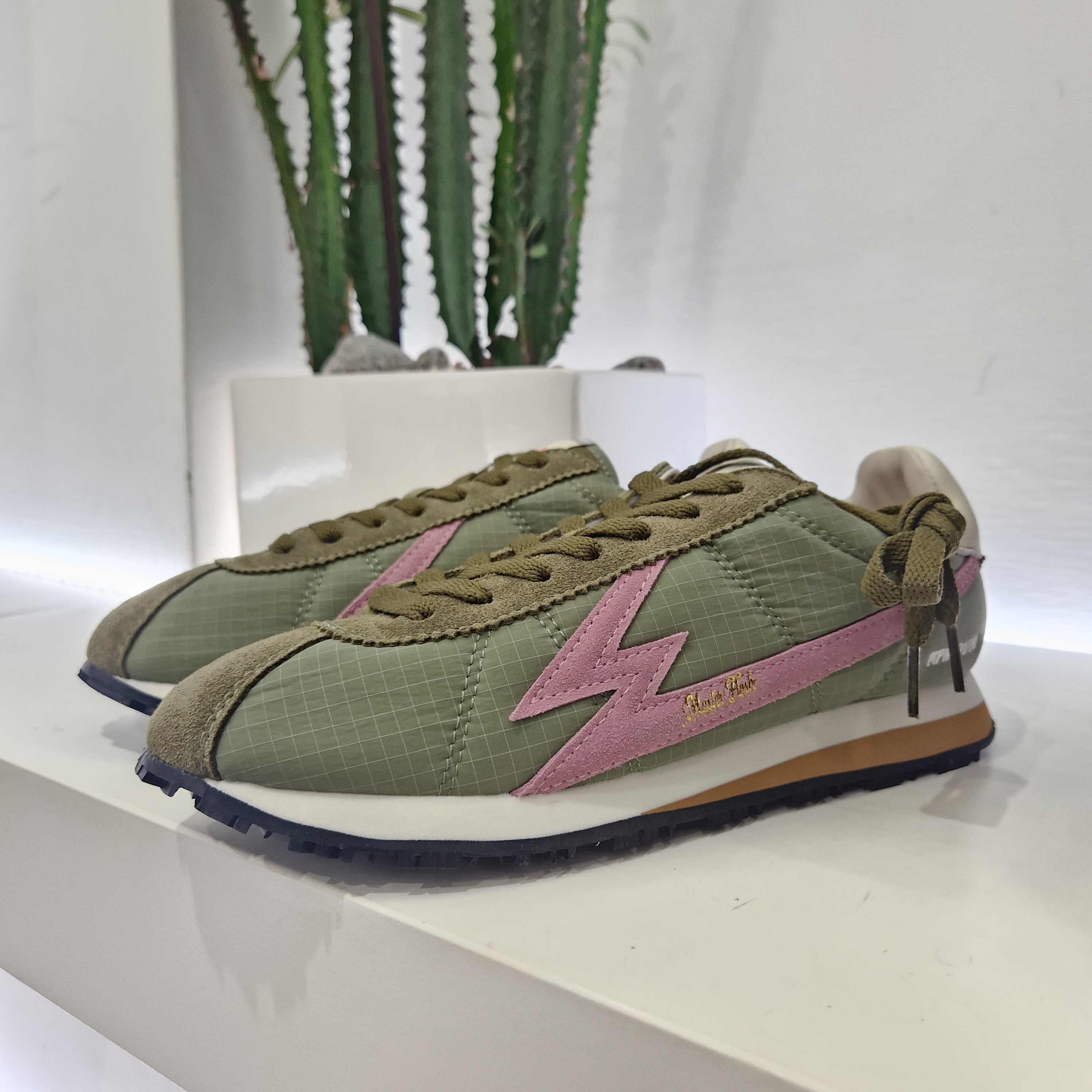 Moa sneakers modello flat verde olio