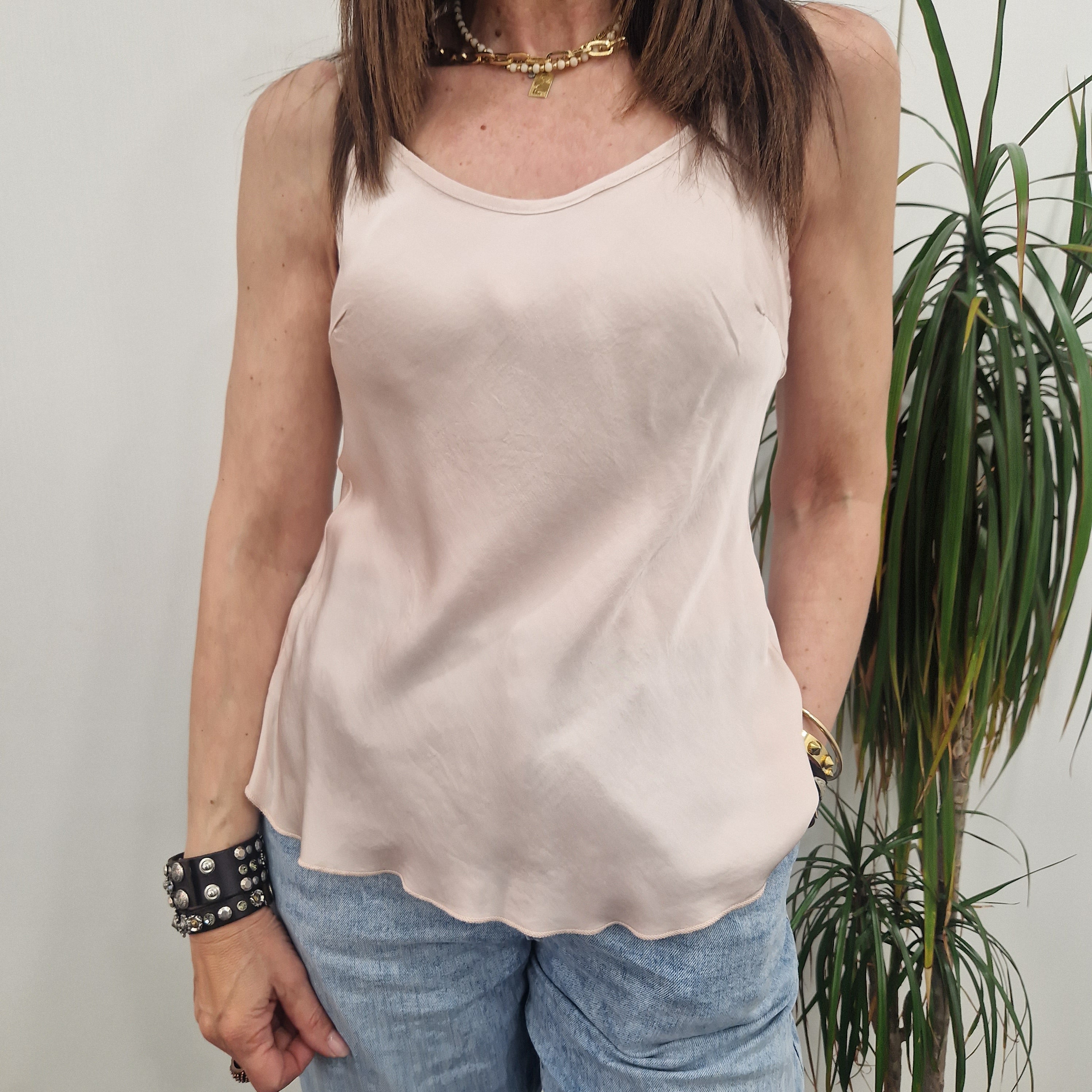Canotta  in satin spalline sottili