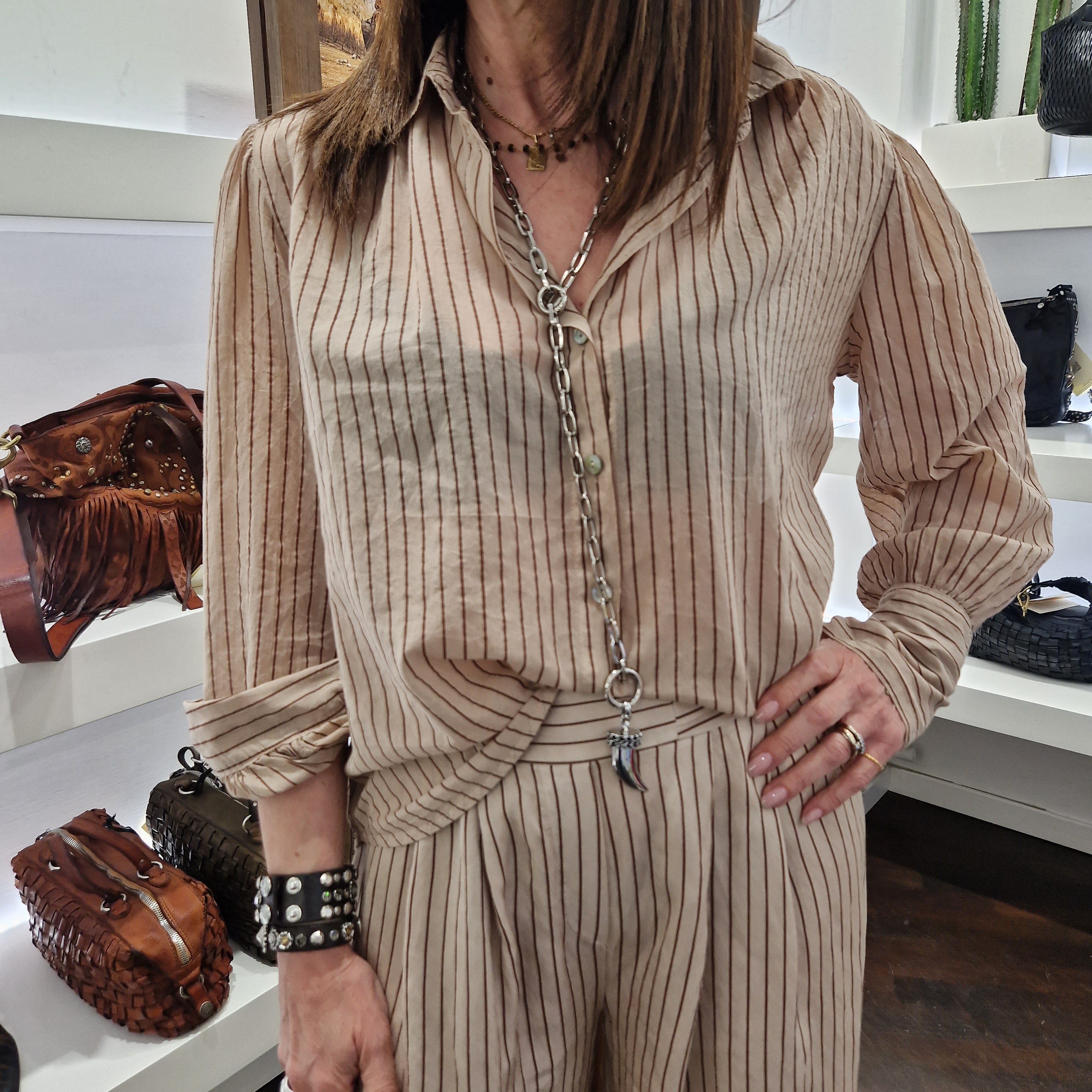 Camicia a righe color sabbia