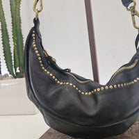 Campomaggi borsa Marsupio Kura in pelle nero con rivetti
