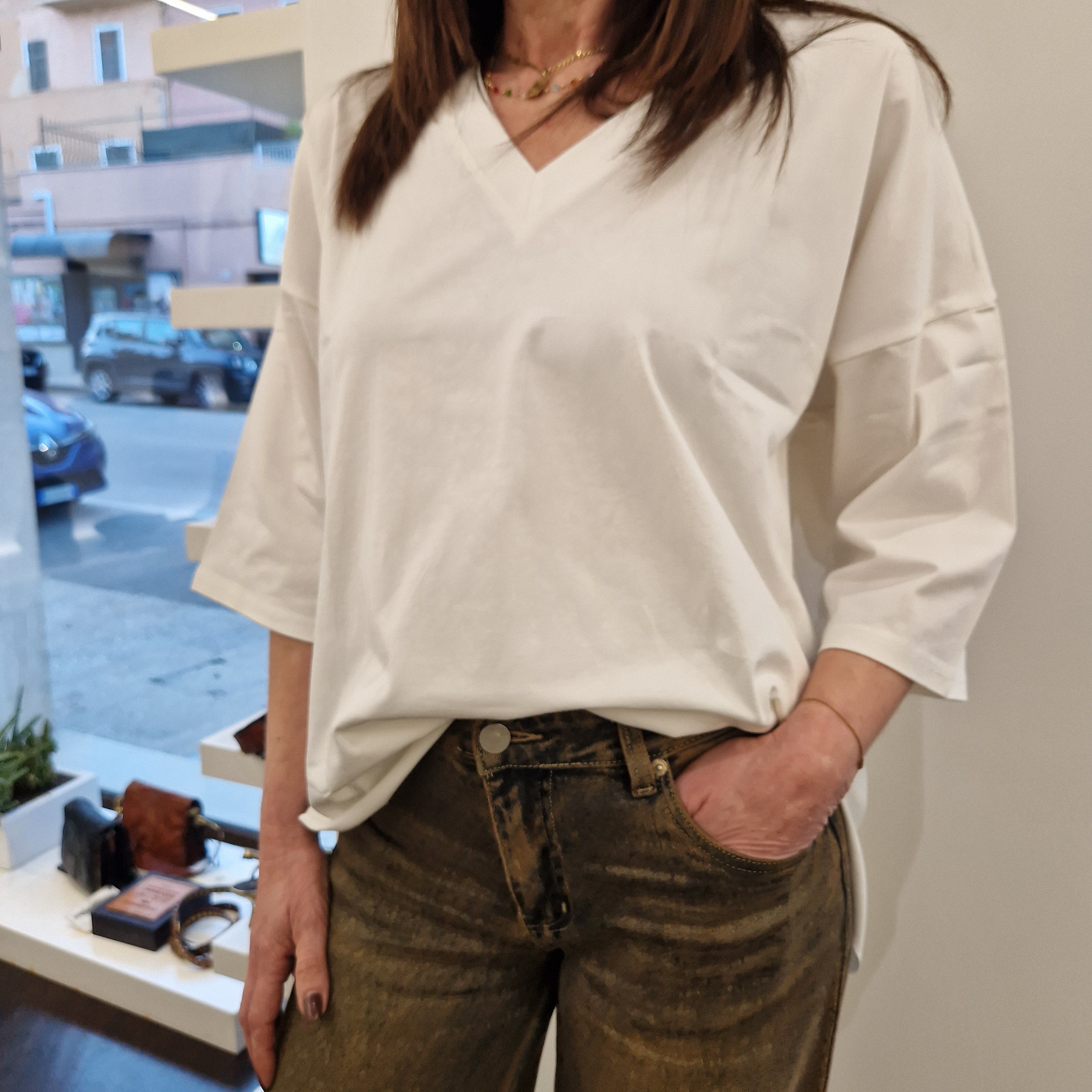 Maxi t-shirt scollo a V bianca