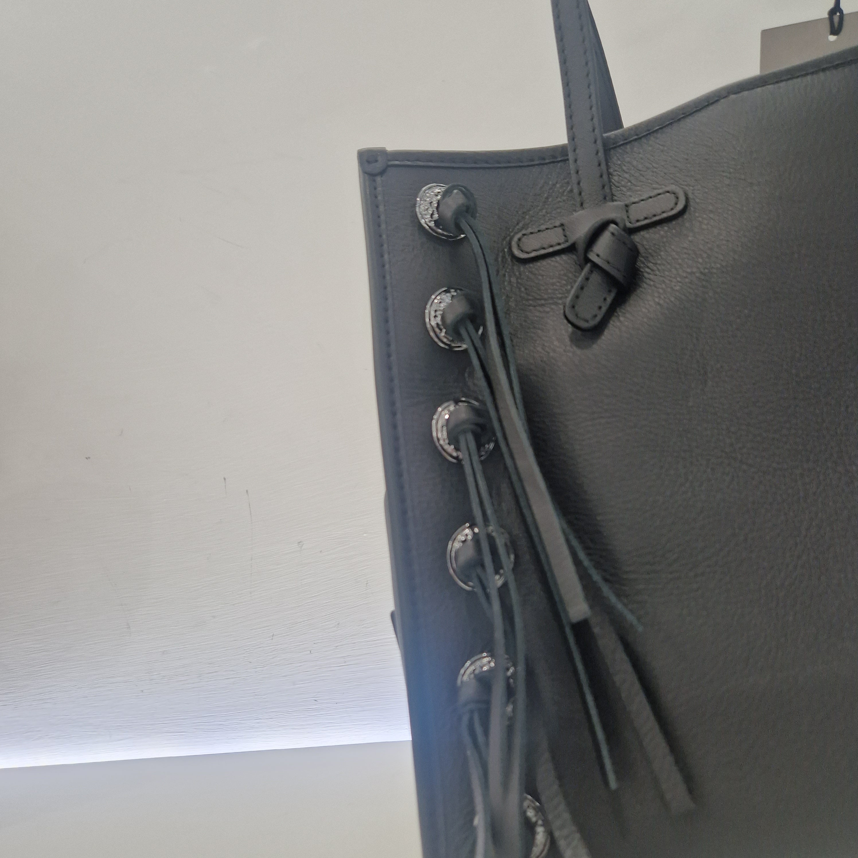 Gianni Chiarini  linea MARCELLA  dimensione grande pelle nera  frange