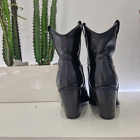 Stivaletto ARIEL stile texano nero tacco 9 cm