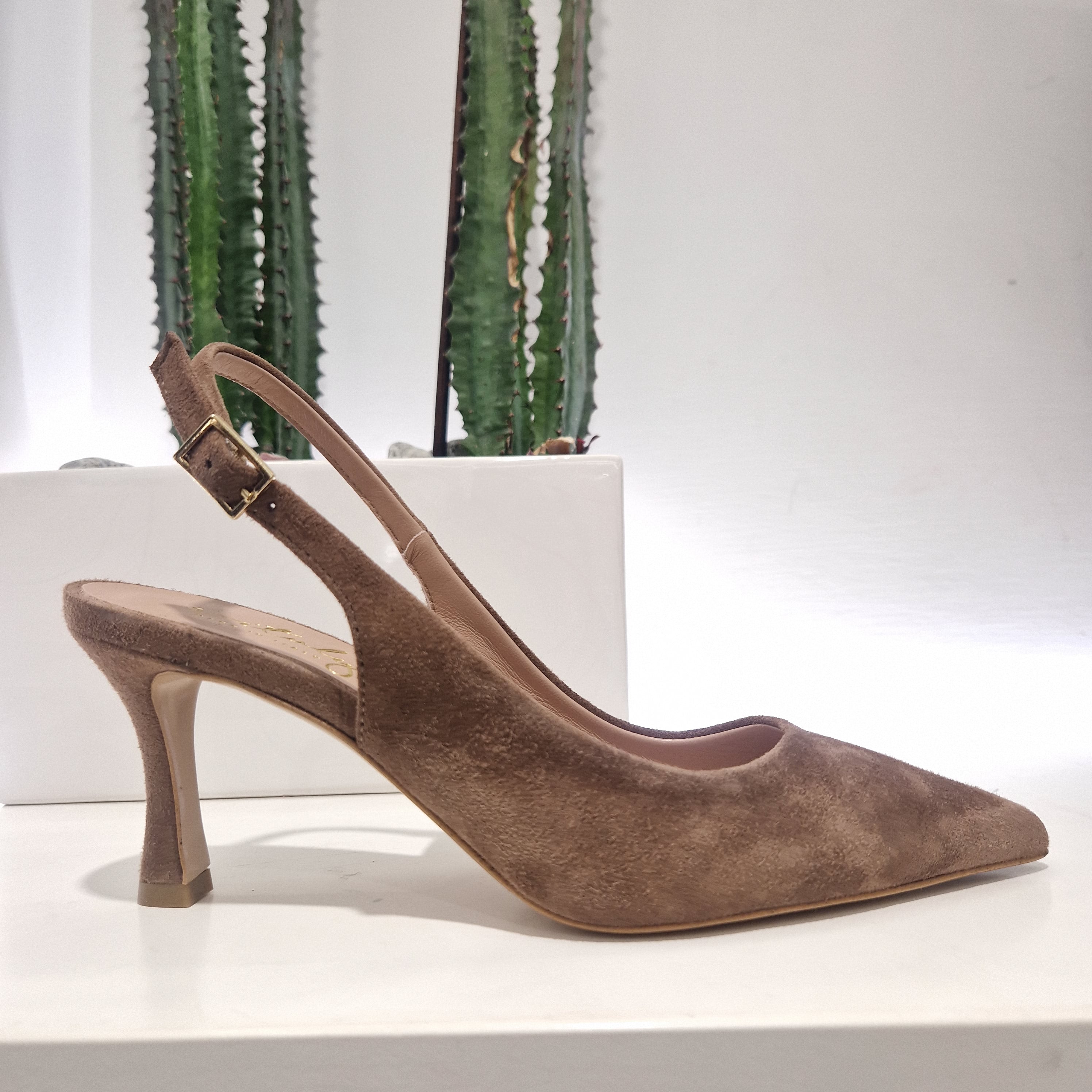 Scarpa aperta dietro pelle scamosciata tacco 7 cm