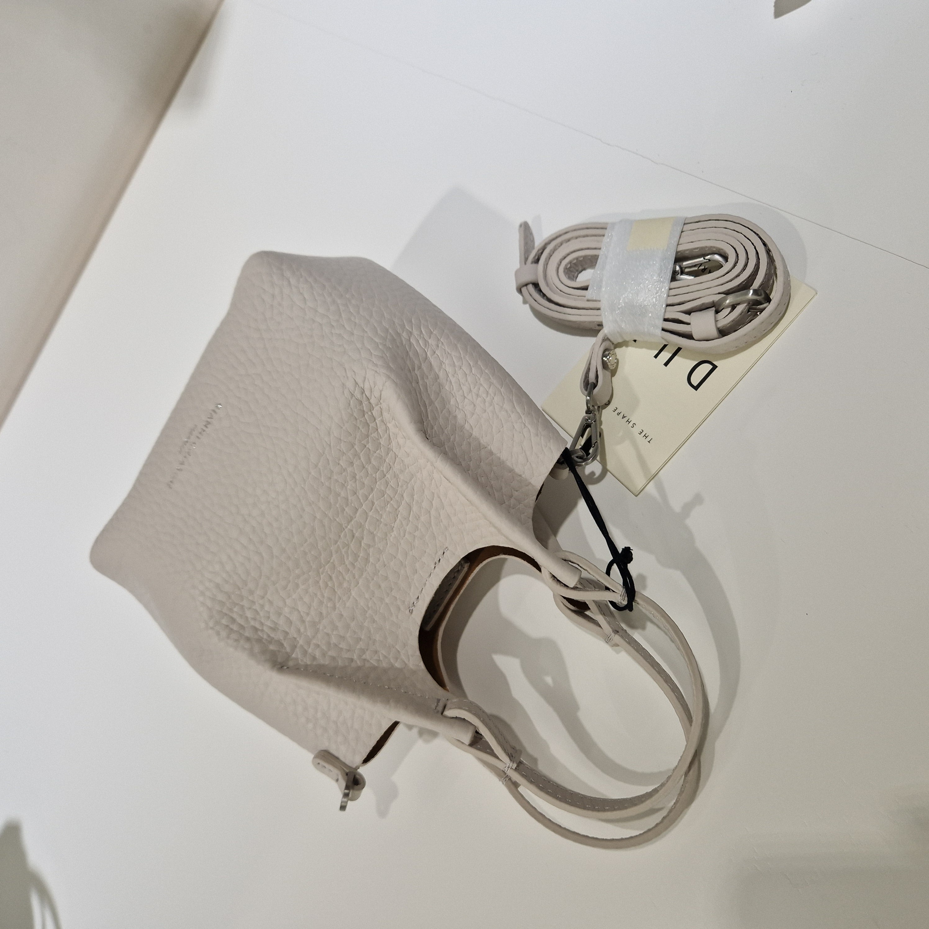 Gianni Chiarini  linea DUA piccola panna