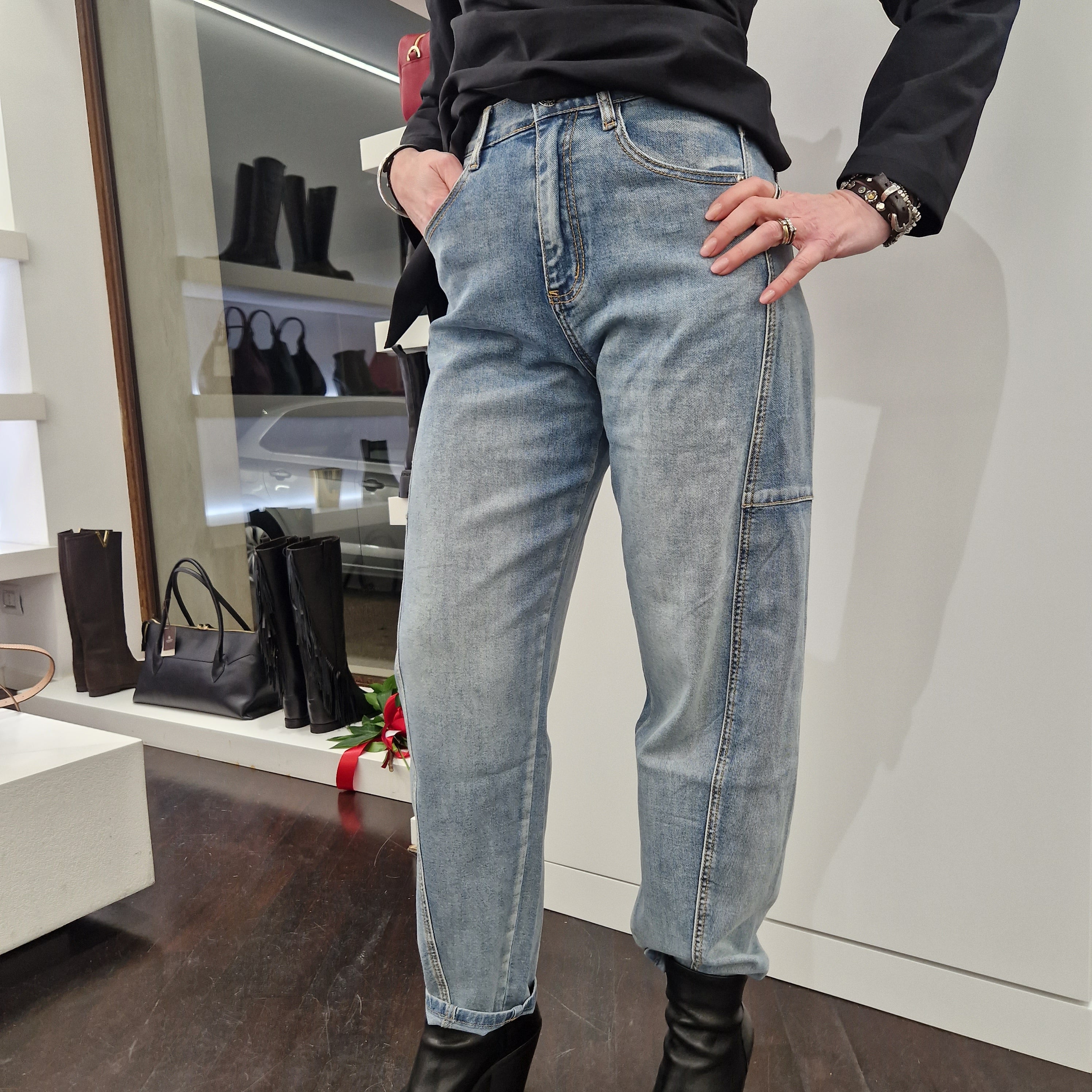 Pantalone jeans lavaggio chiaro ELASTICO