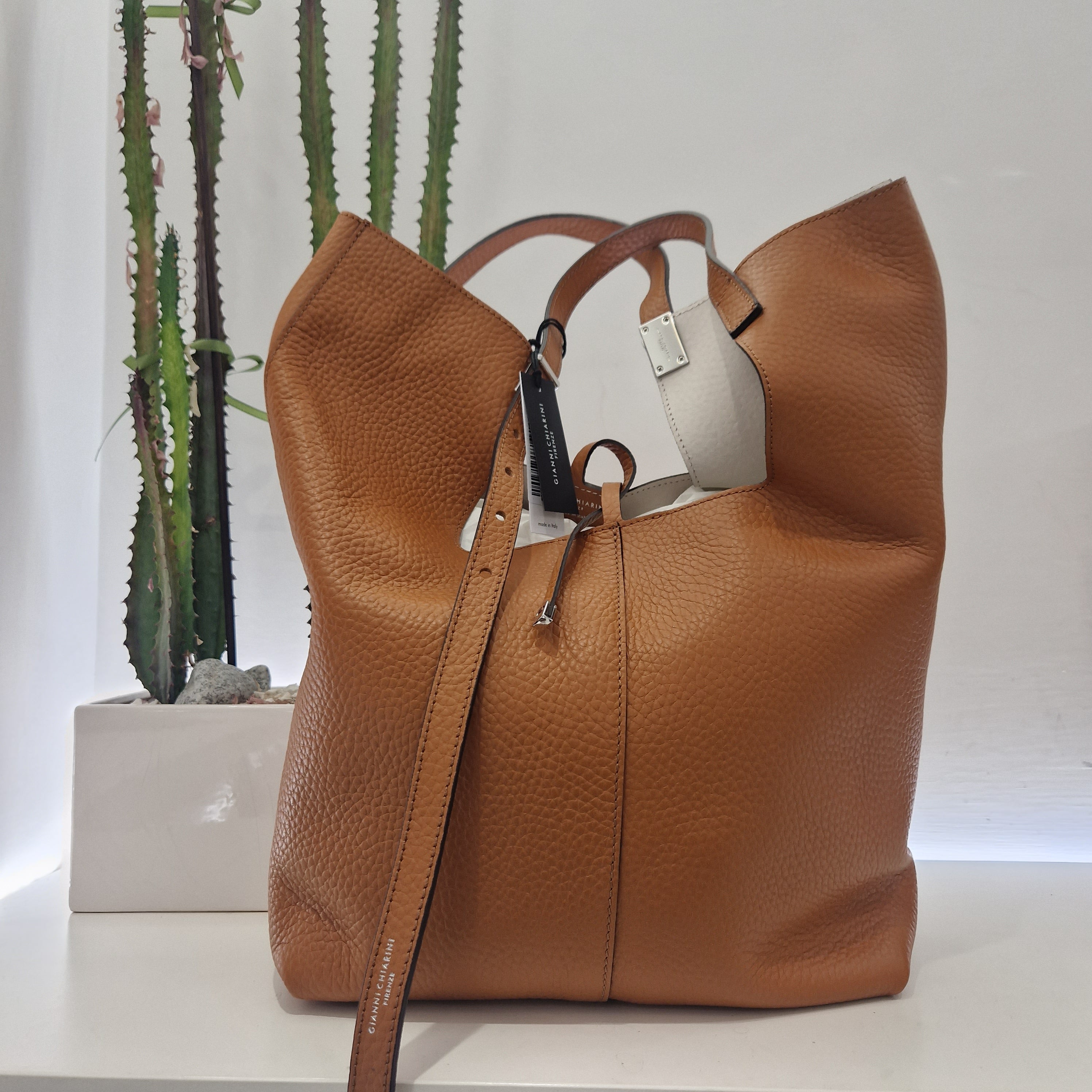 Gianni Chiarini borsa linea AVA color caramello dimensione grande