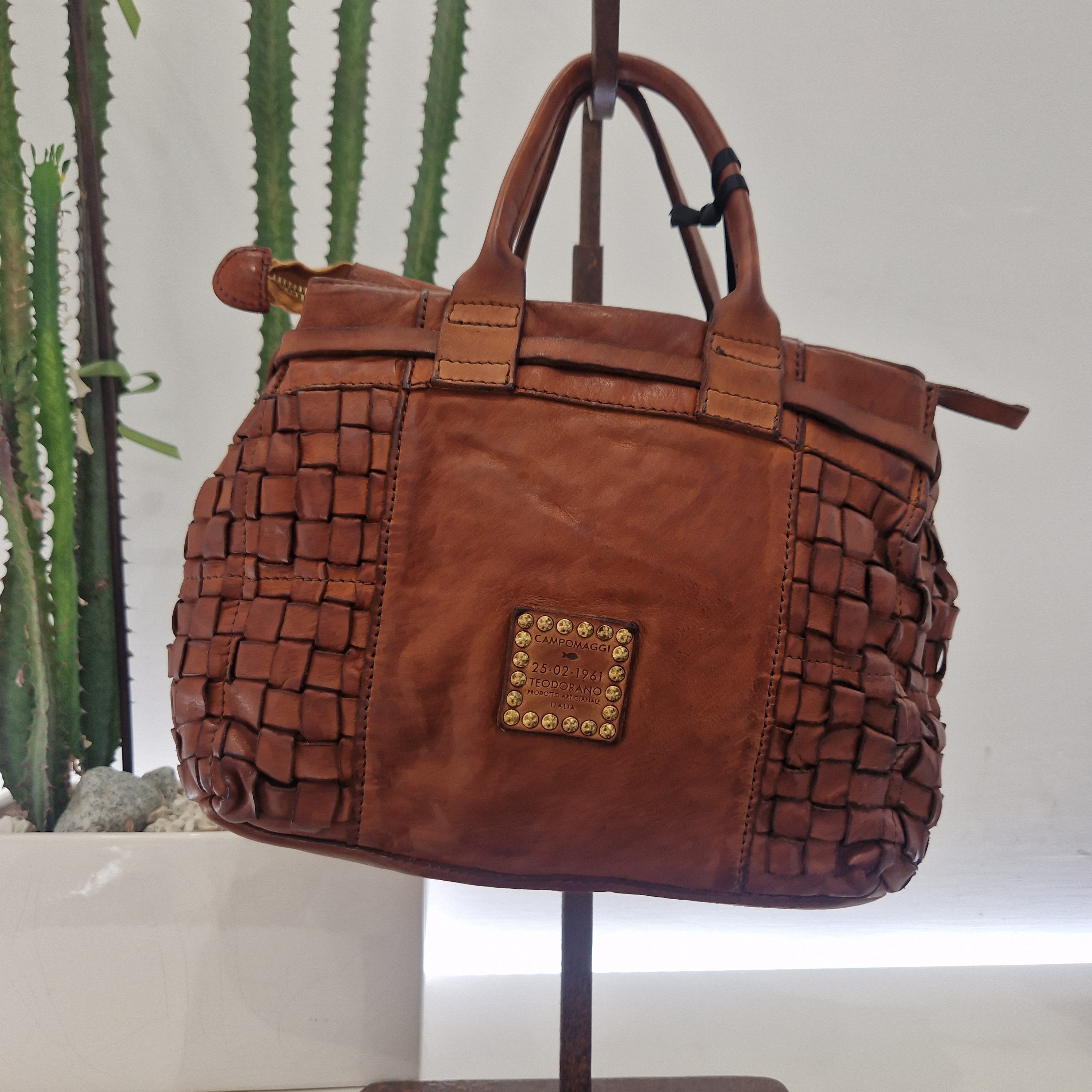 Campomaggi borsa linea PENELOPE formato piccolo intrecciata color cuoio