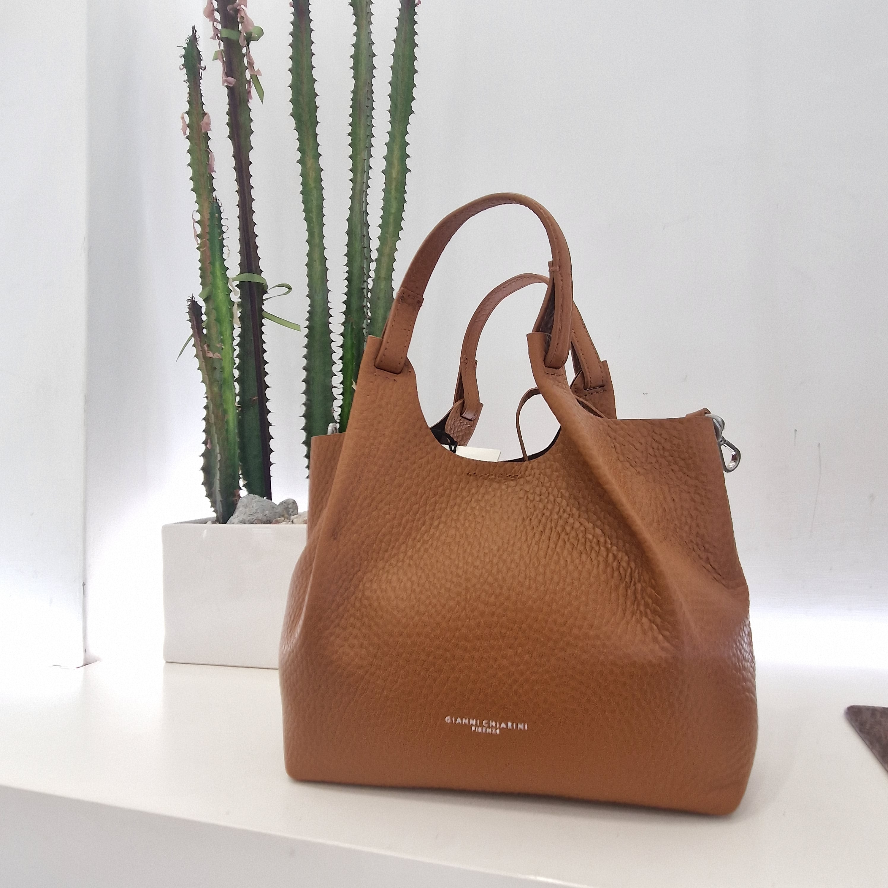Gianni Chiarini borsa linea DUA formato medio color cuoio