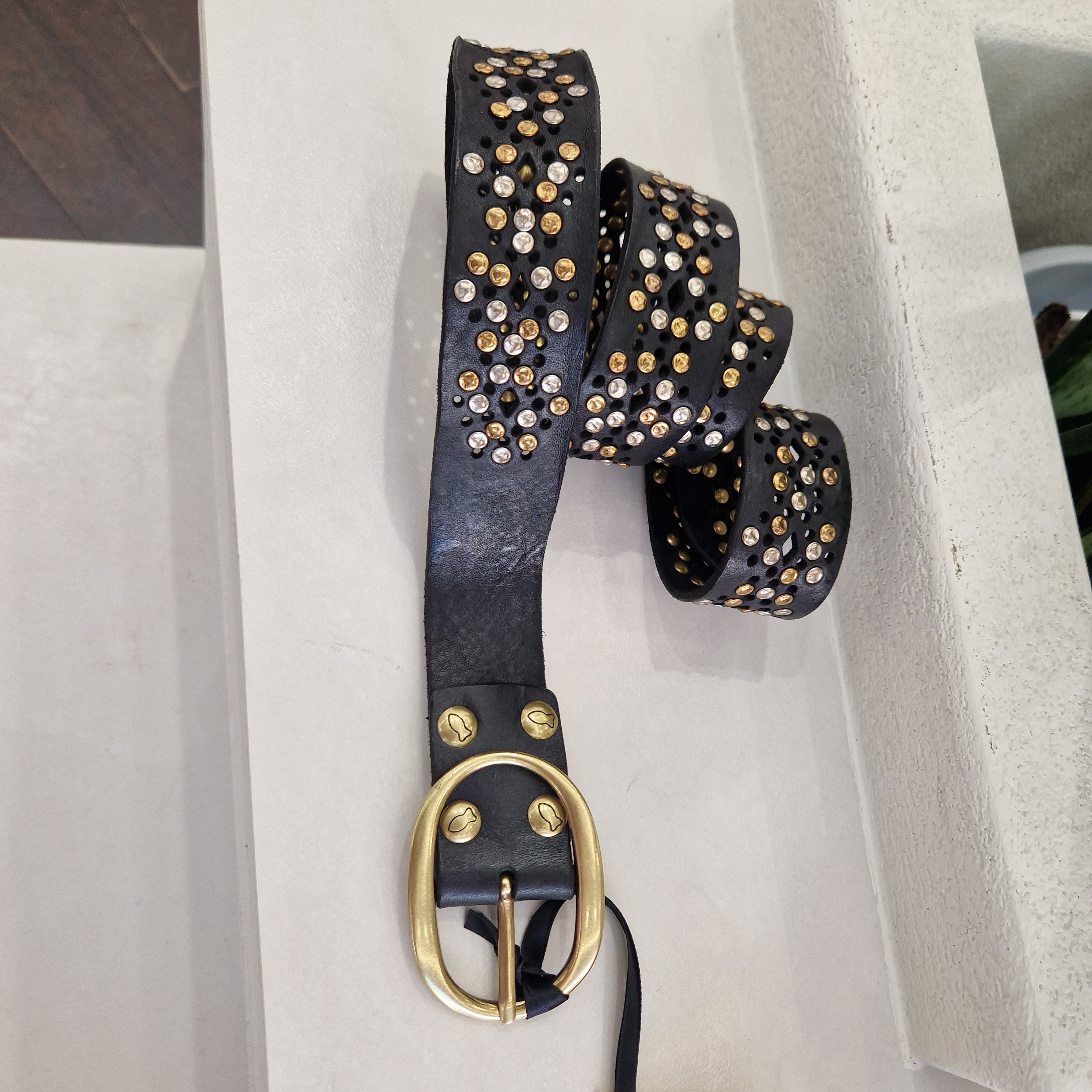 Campomaggi cintura LASERATA  con borchie  oro/argento