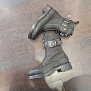 Central zip boot strategy
