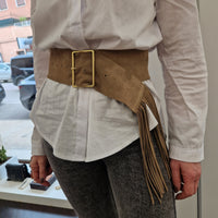 Kikisix cintura in pelle scamosciata con frange