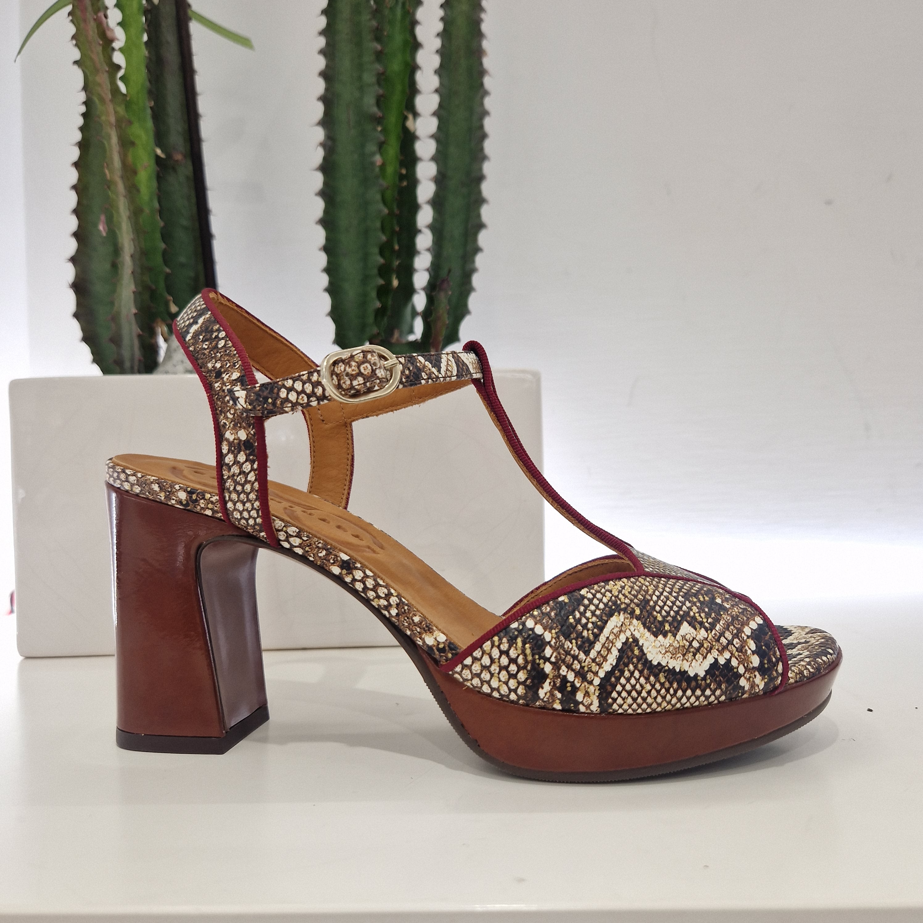 Chie Mihara sandalo stampa animalier