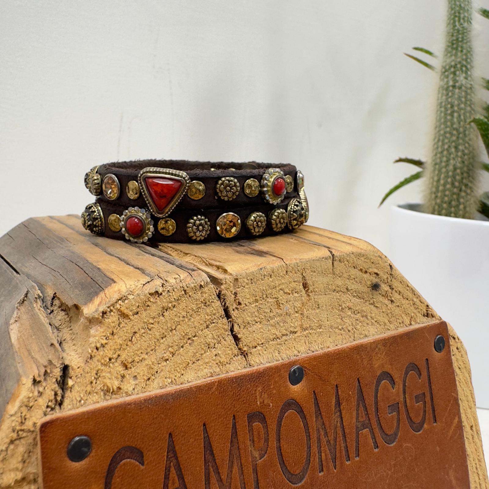 Campomaggi bracciale T.moro con corallo e  borchie oro