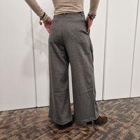 Pantalone grigio modello gamba PALAZZO