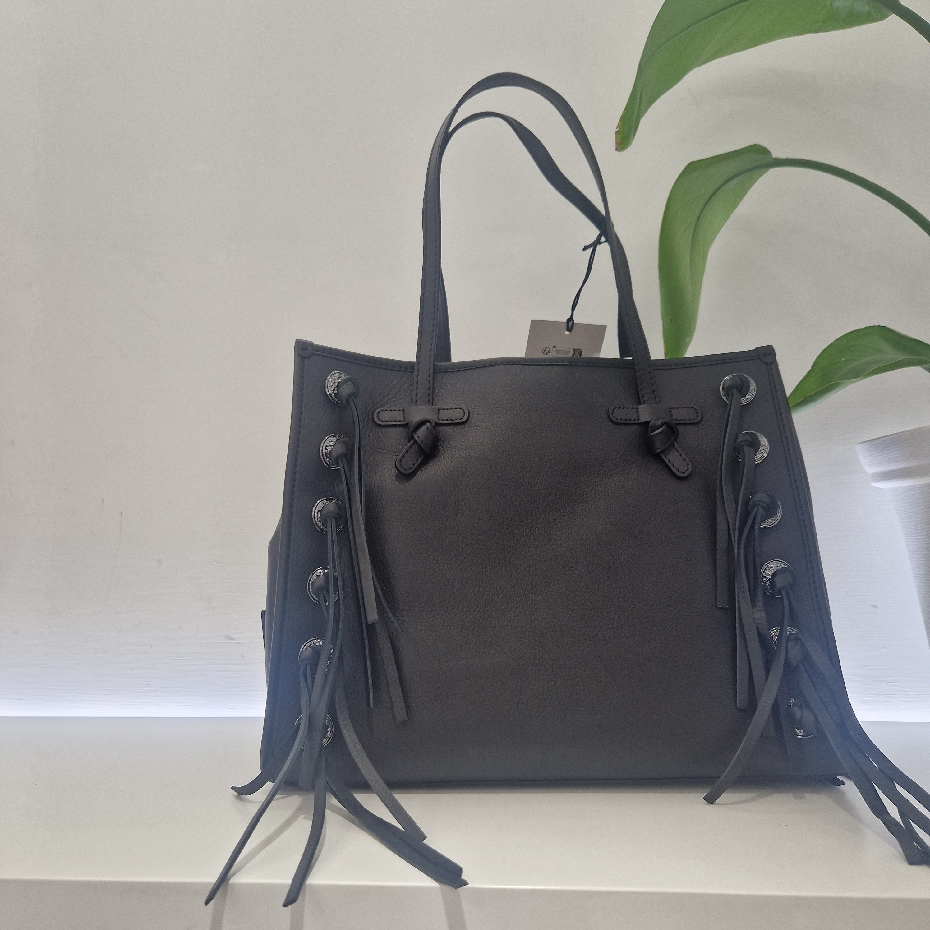 Gianni Chiarini  linea MARCELLA  dimensione grande pelle nera  frange
