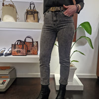 Pantalone jeans grigio modello skinny