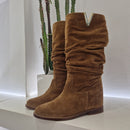 Via Roma stivaletto suede color cuoio accessorio V oro