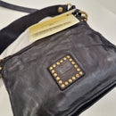 Campomaggi borsa Agnese nera  rivetti oro con corallo