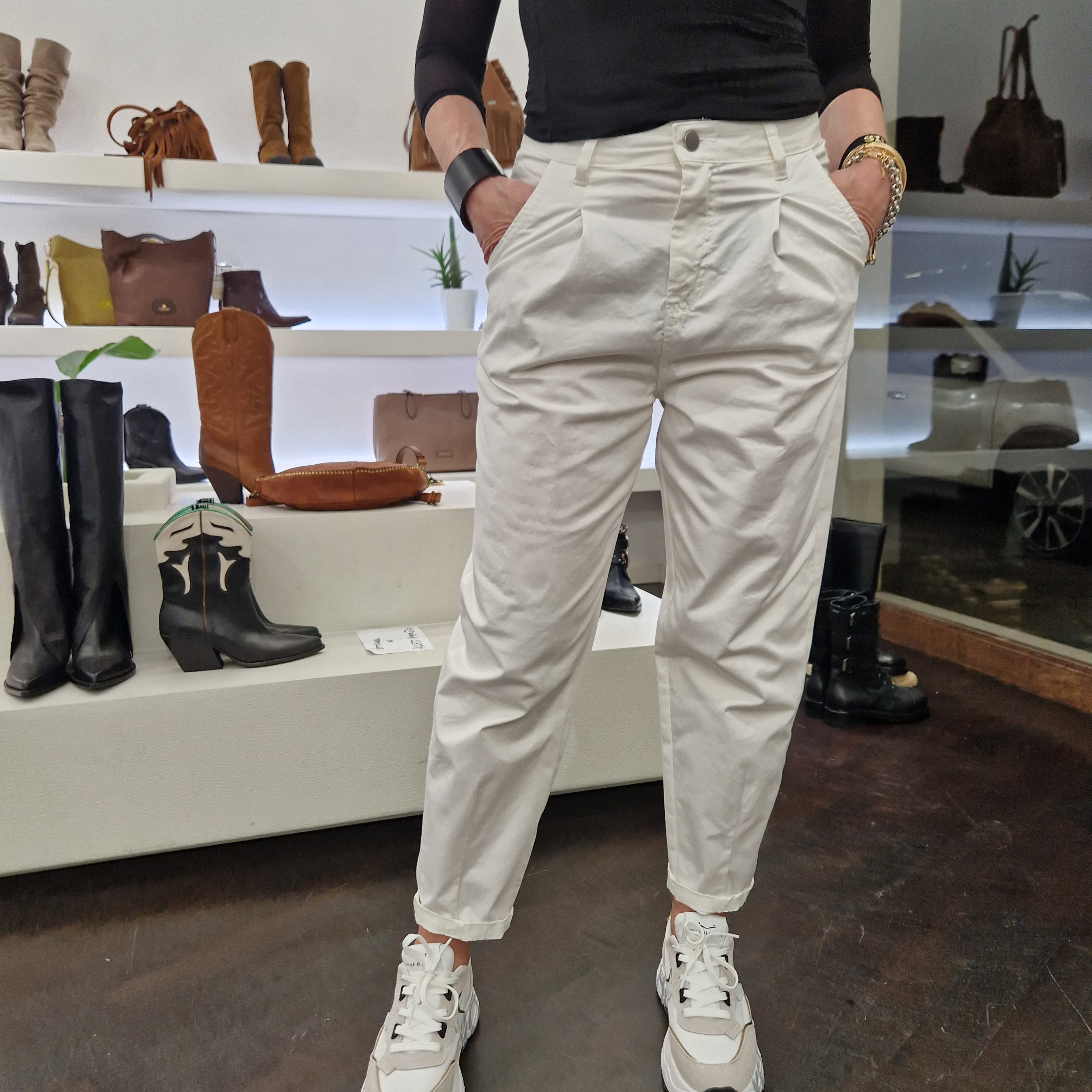 KIKISIX pantalone CARROT bianco