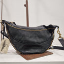 Campomaggi borsa Marsupio dimensione grande Kura in pelle nera con rivetti