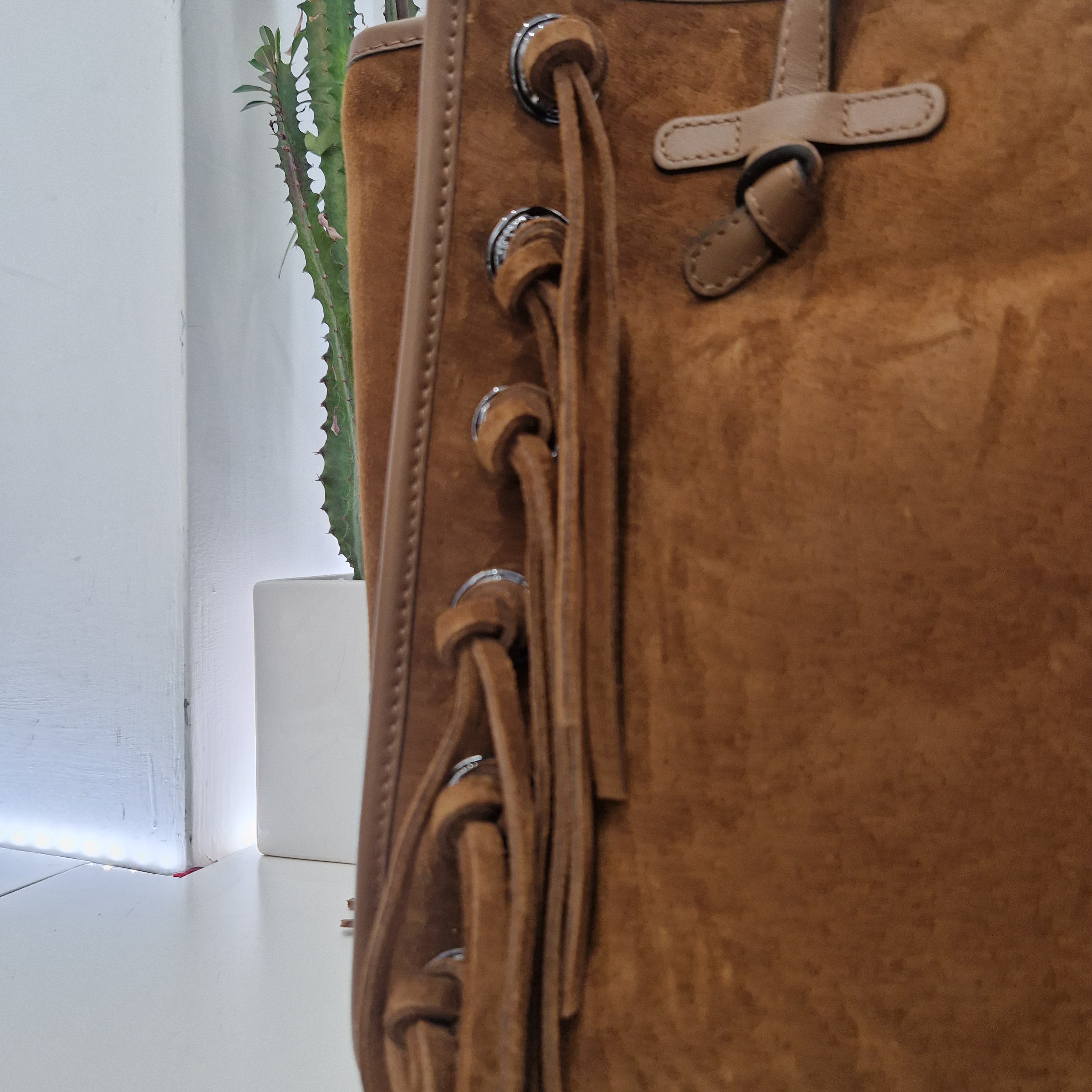 Gianni Chiarini  linea MARCELLA  dimensione grande pelle scamosciata cuoio con  frange