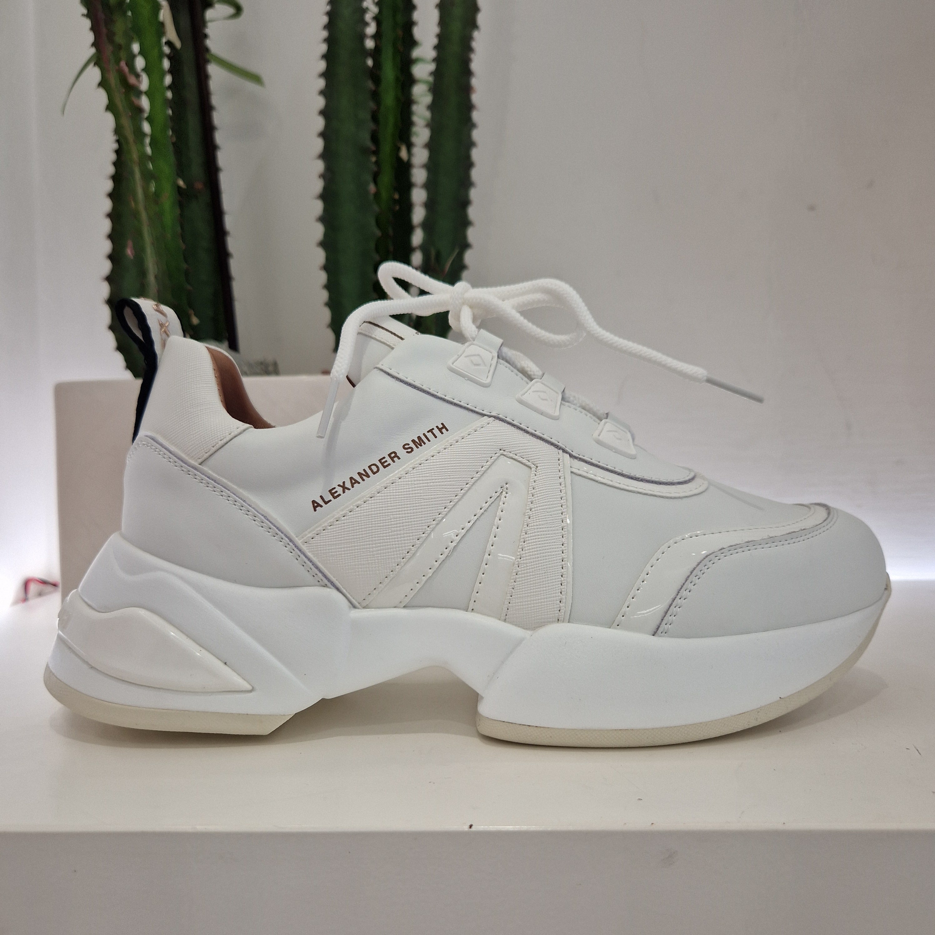 Alexander Smith modello MARBLE bianco
