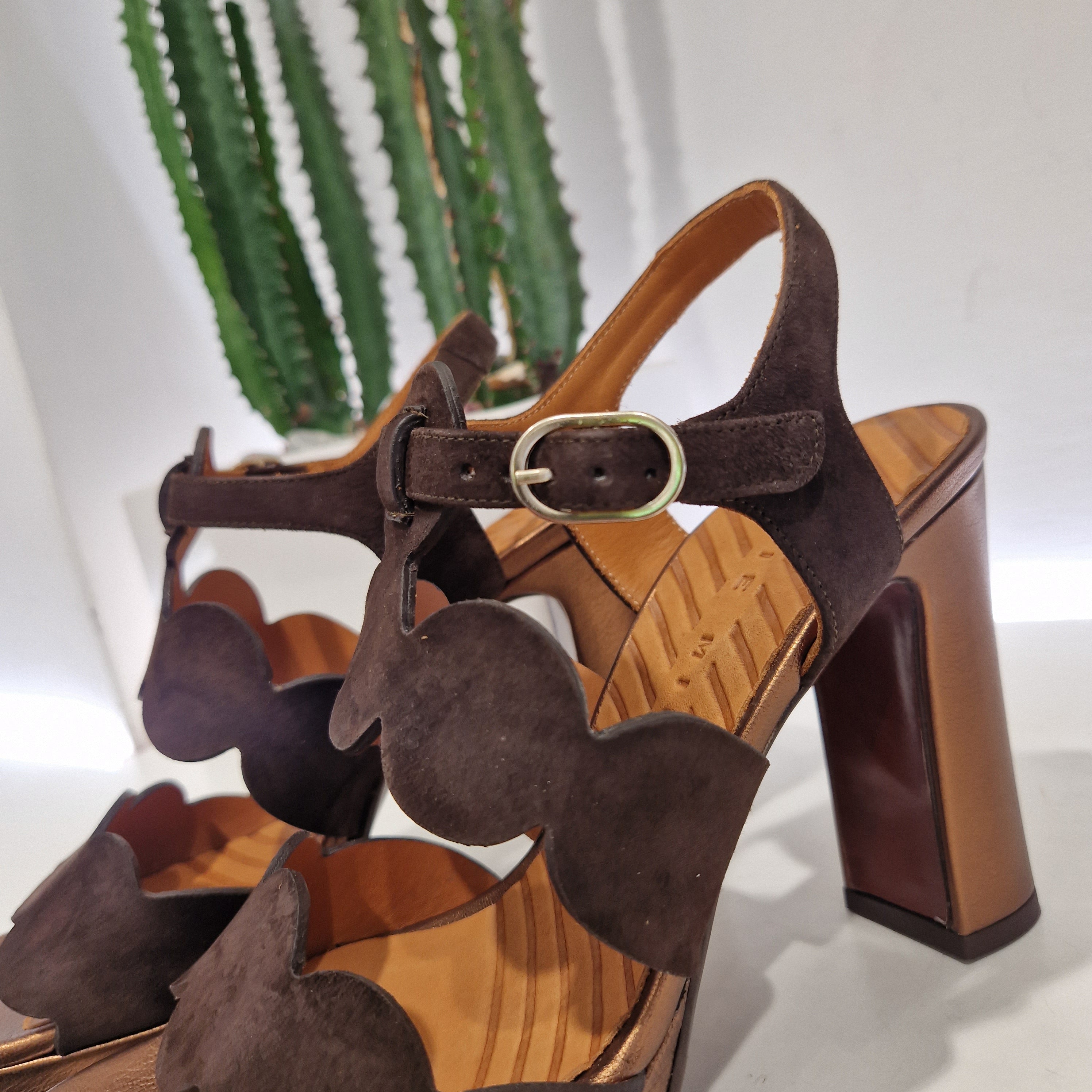Chie Mihara sandalo CALIGA suede moro