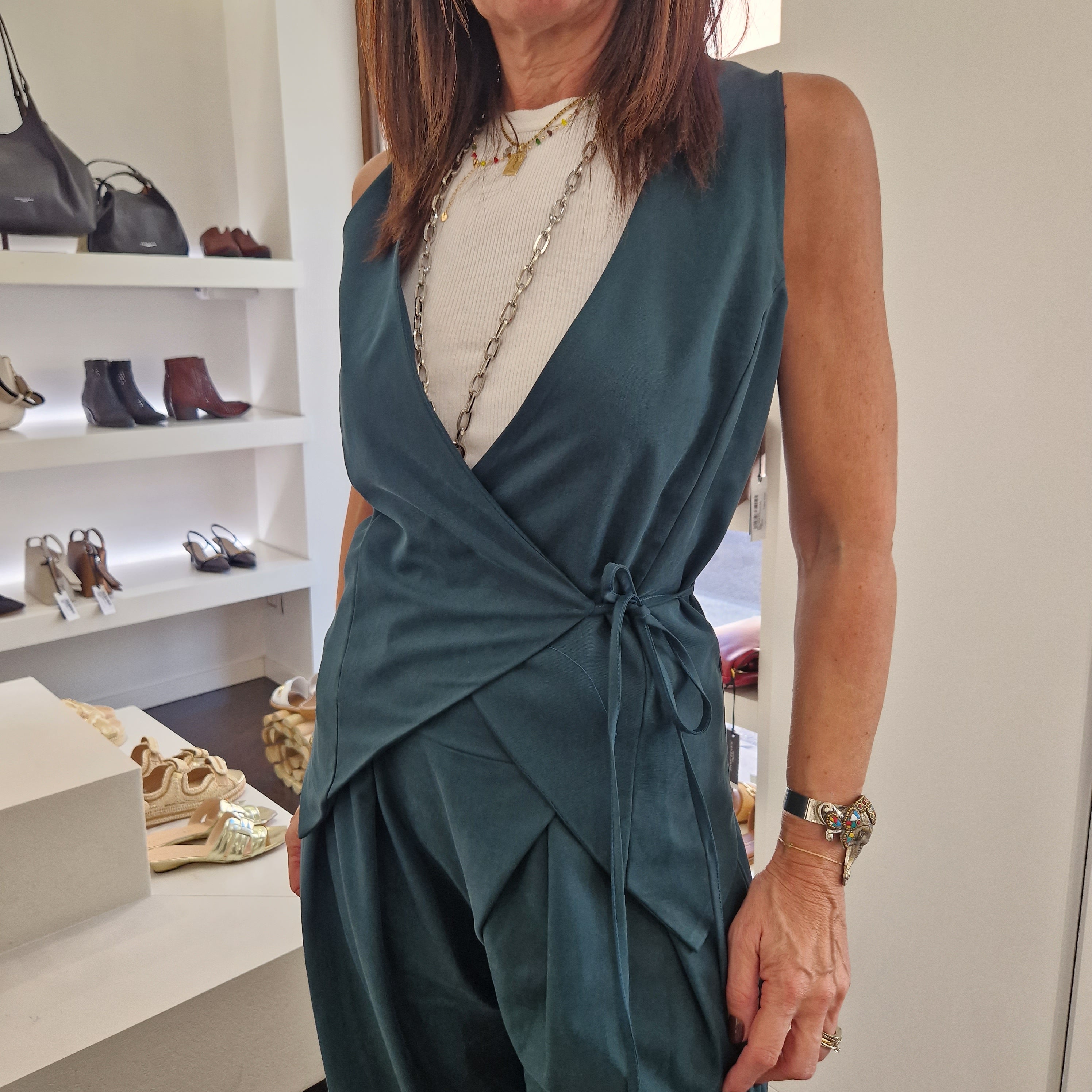 KIKISIX gilet STELLA con laccio laterale color verde ottanio