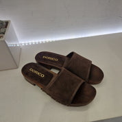 Zoccolo tacco basso con fascia scamosciata t.moro