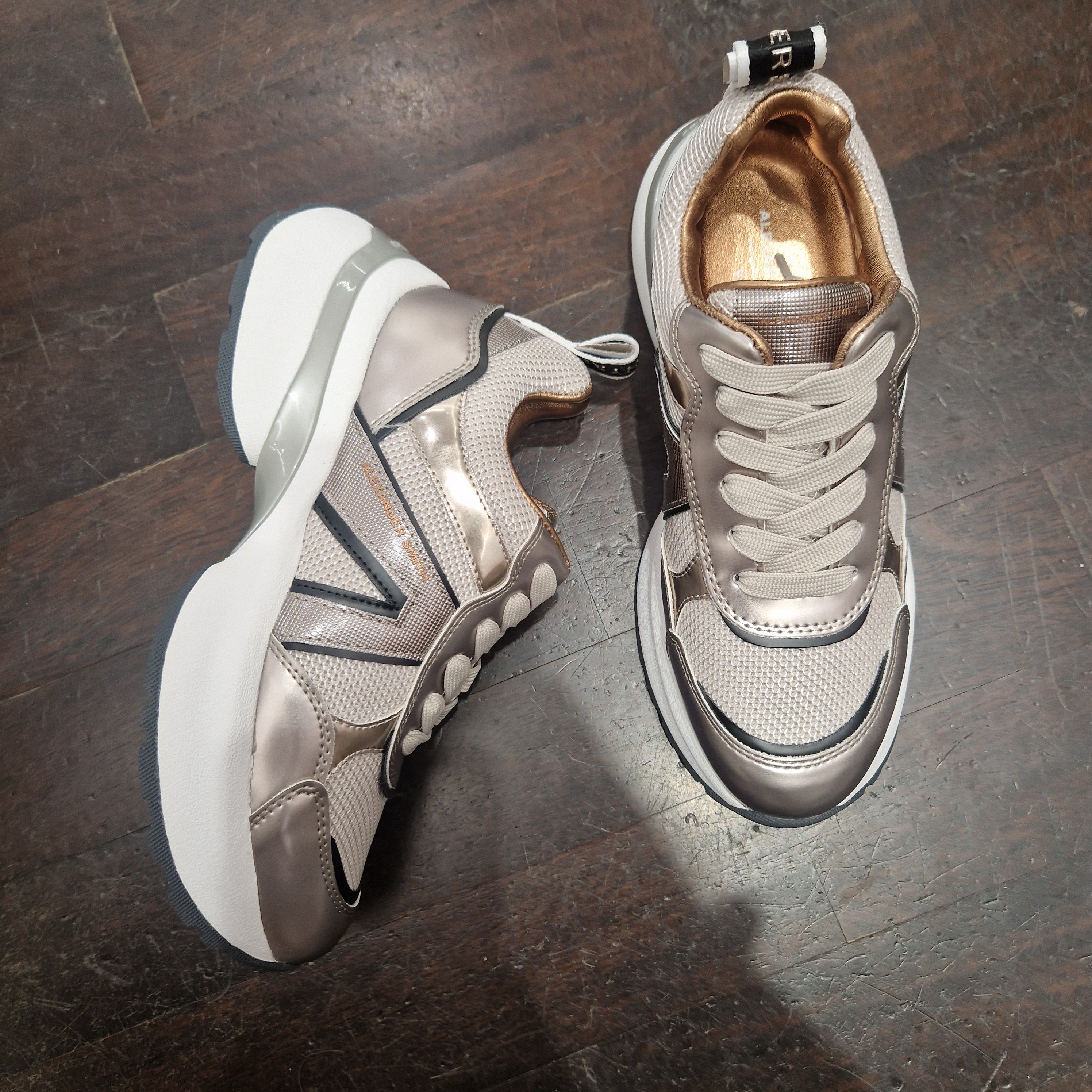 Alexander Smith modello VICTORIA color argento scuro