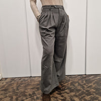 Pantalone grigio modello gamba PALAZZO