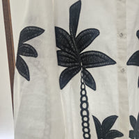 Camicia con palme ricamate