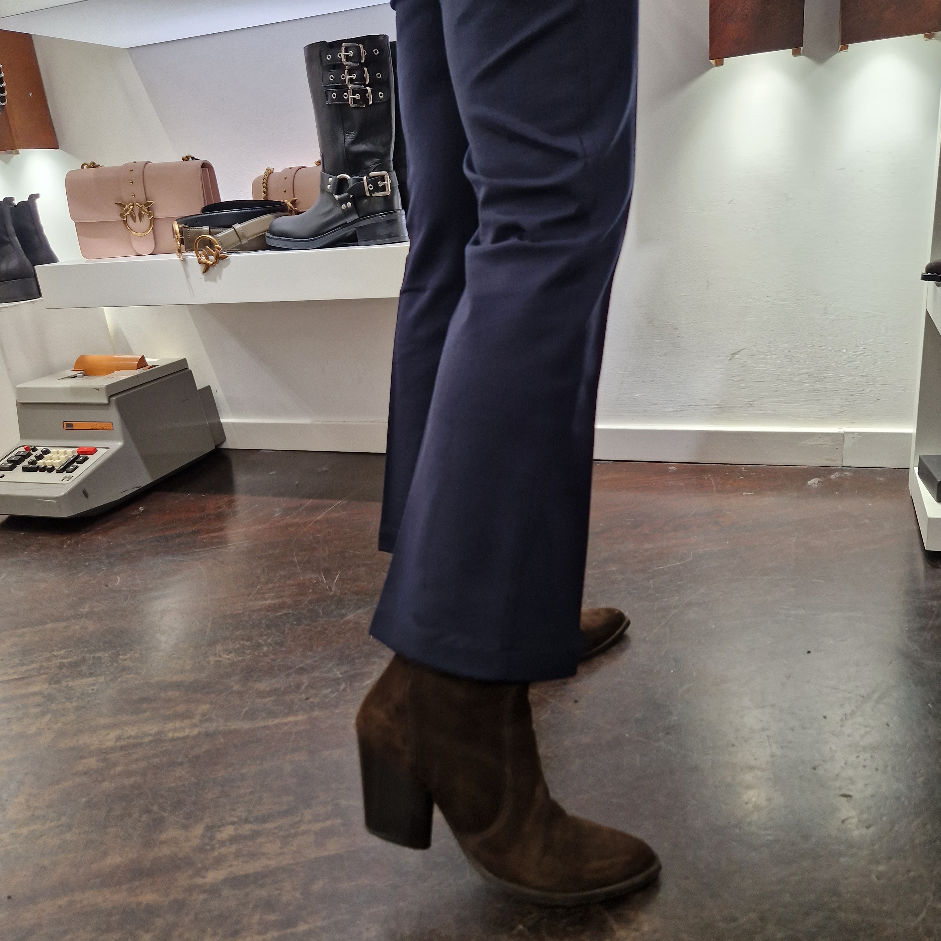 Pantalone della svolta blu notte modello FLARE