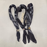 Campomaggi BANDANA (Nero) cotone e ferma bandana con borchie