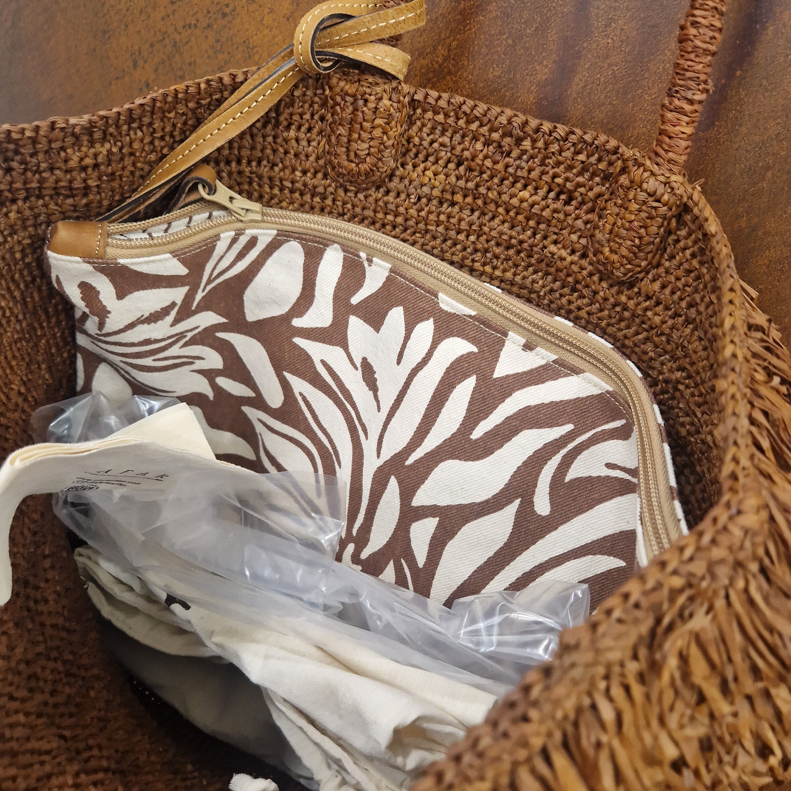 Afar borsa intrecciata a mano LEISHA