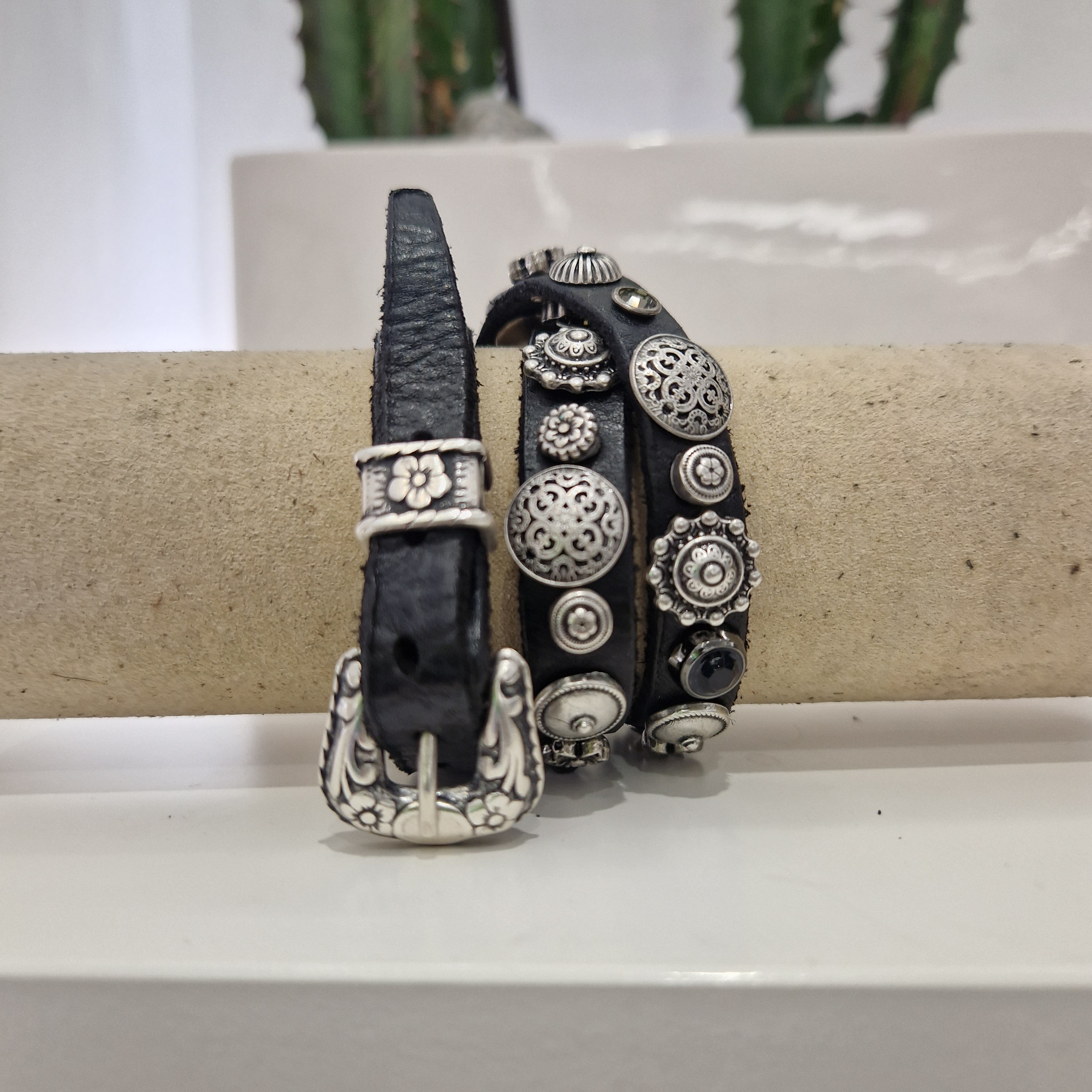 Campomaggi bracciale CEFALÙ nero con   borchie argento